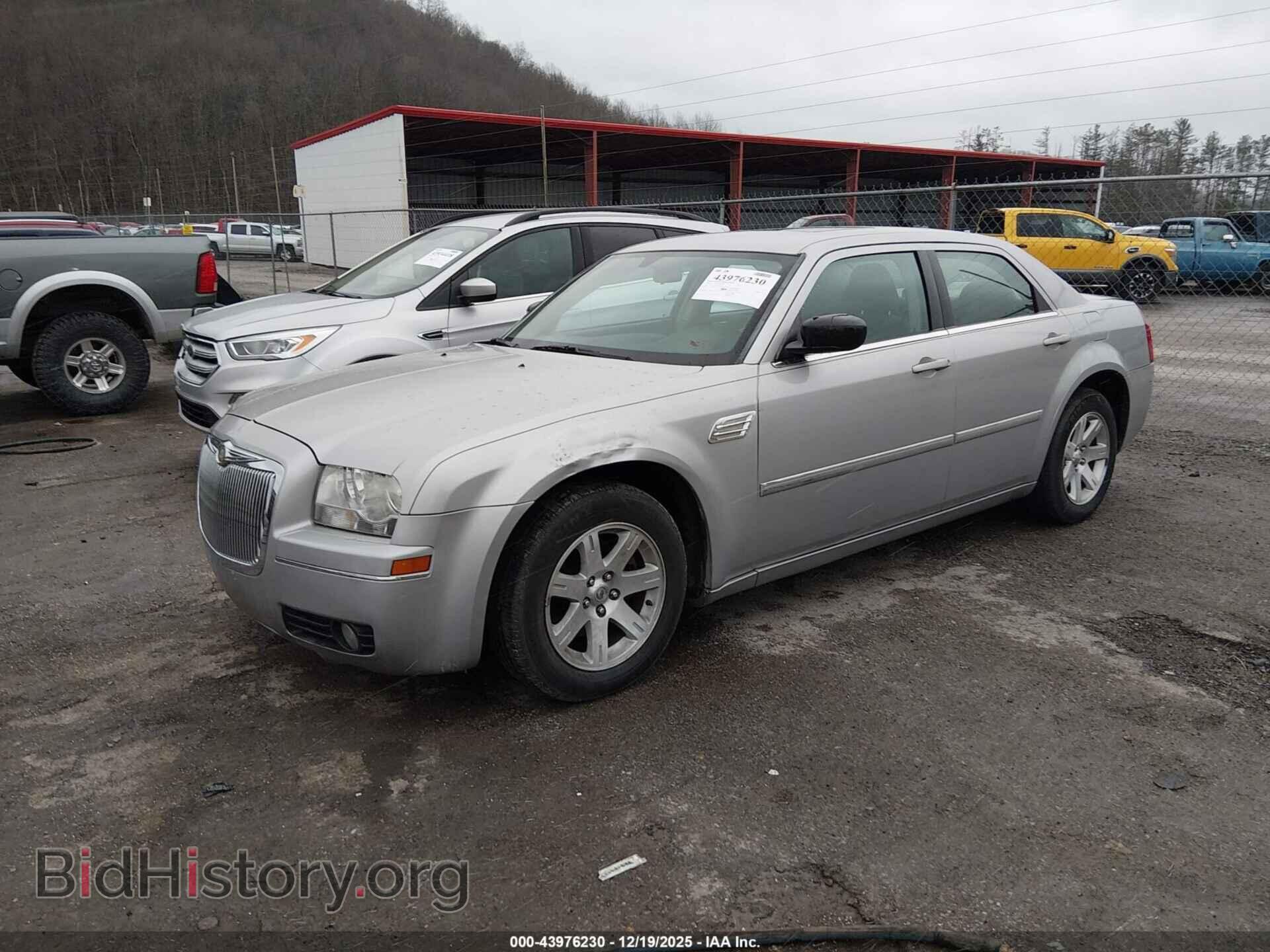 2006 CHRYSLER 300 - VIN: 2C3KA53G56H189104 - Фото 2