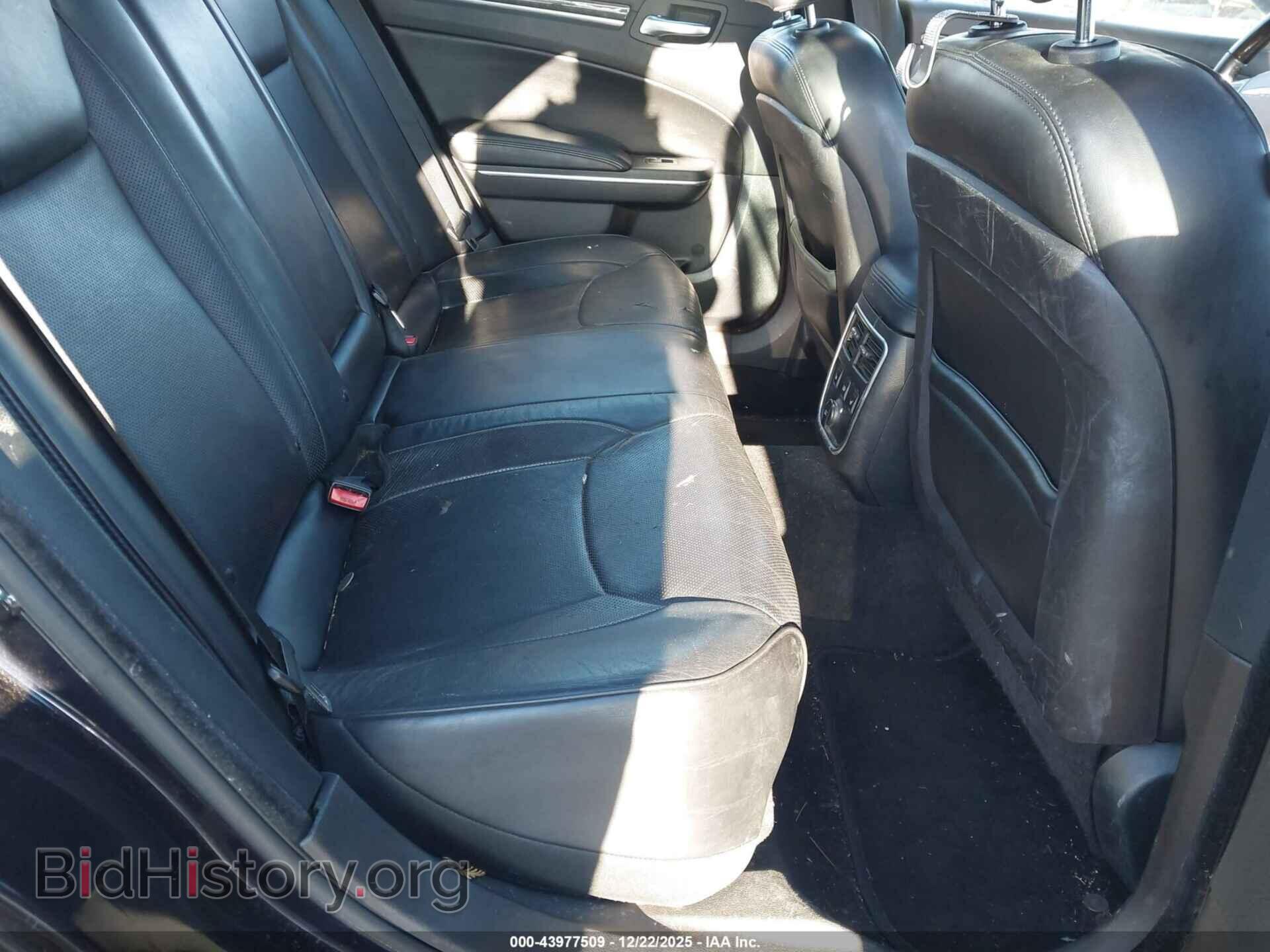 2012 CHRYSLER 300C - VIN: 2C3CCAET6CH237903 - Фото 8