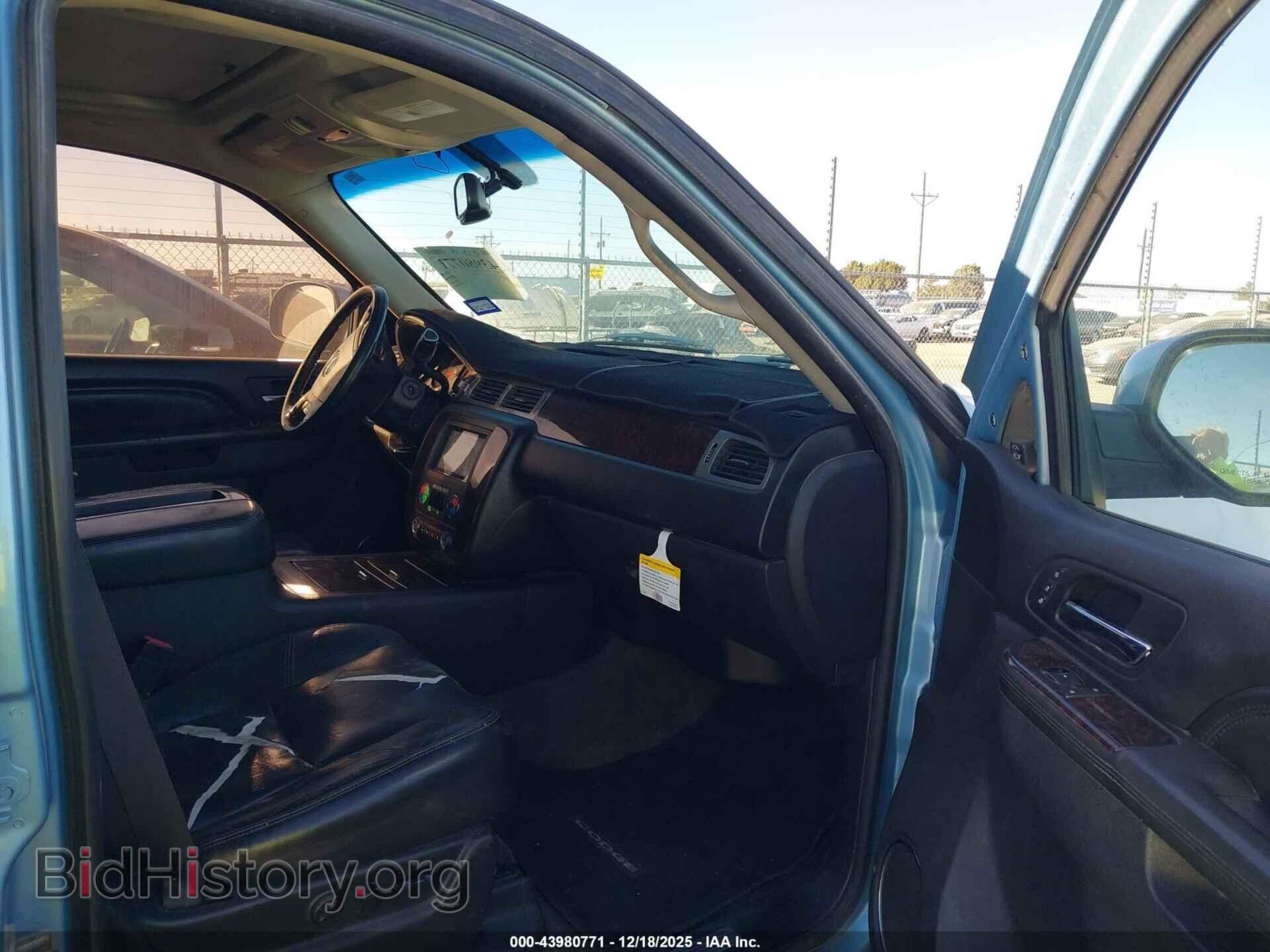 2011 GMC YUKON - VIN: 1GKS2EEF2BR256138 - Фото 5