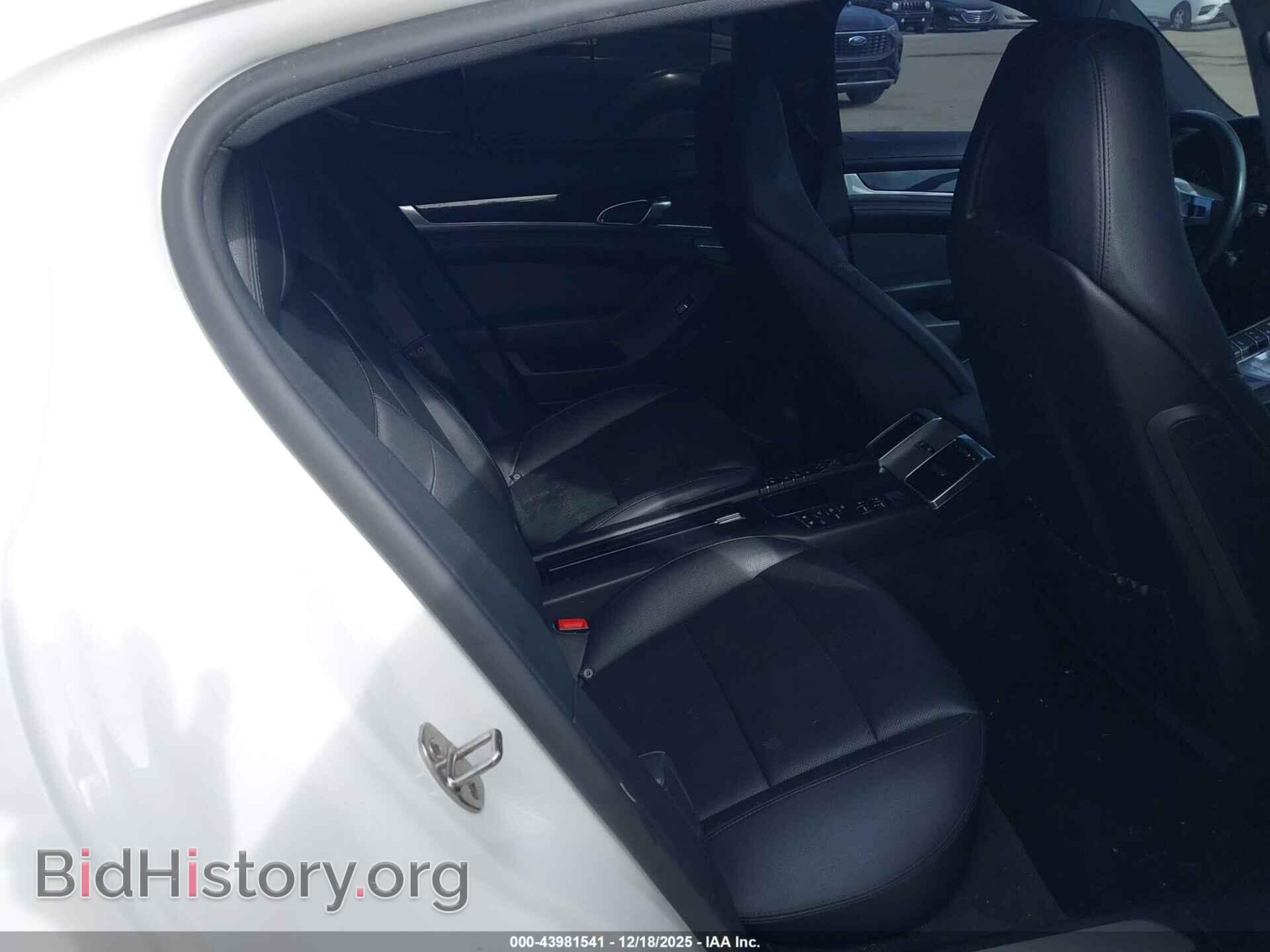 2012 PORSCHE PANAMERA - VIN: WP0AB2A79CL060867 - Фото 8