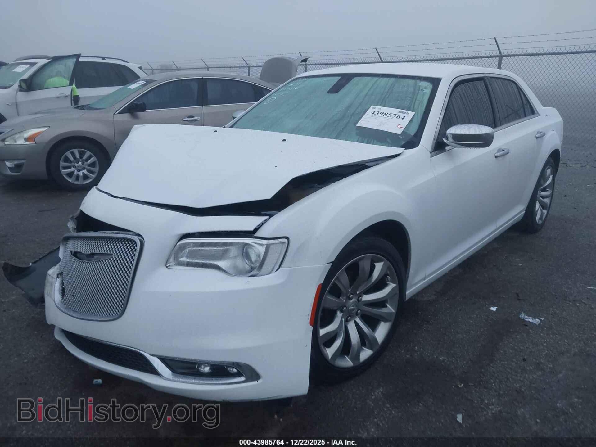 2018 CHRYSLER 300 - VIN: 2C3CCAEG1JH193857 - Фото 2