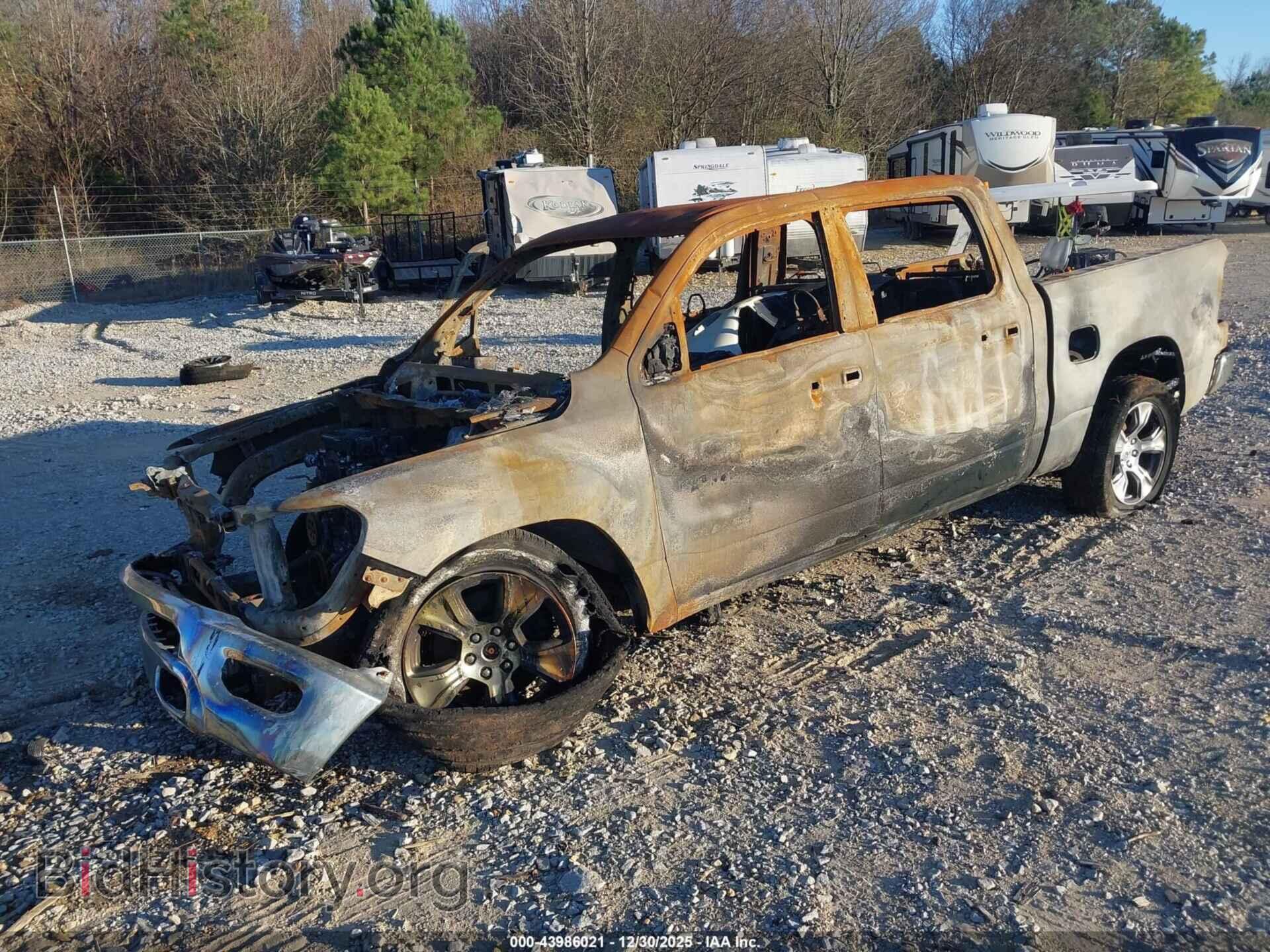 2024 RAM 1500 - VIN: 1C6SRFJT0RN232437 - Фото 2