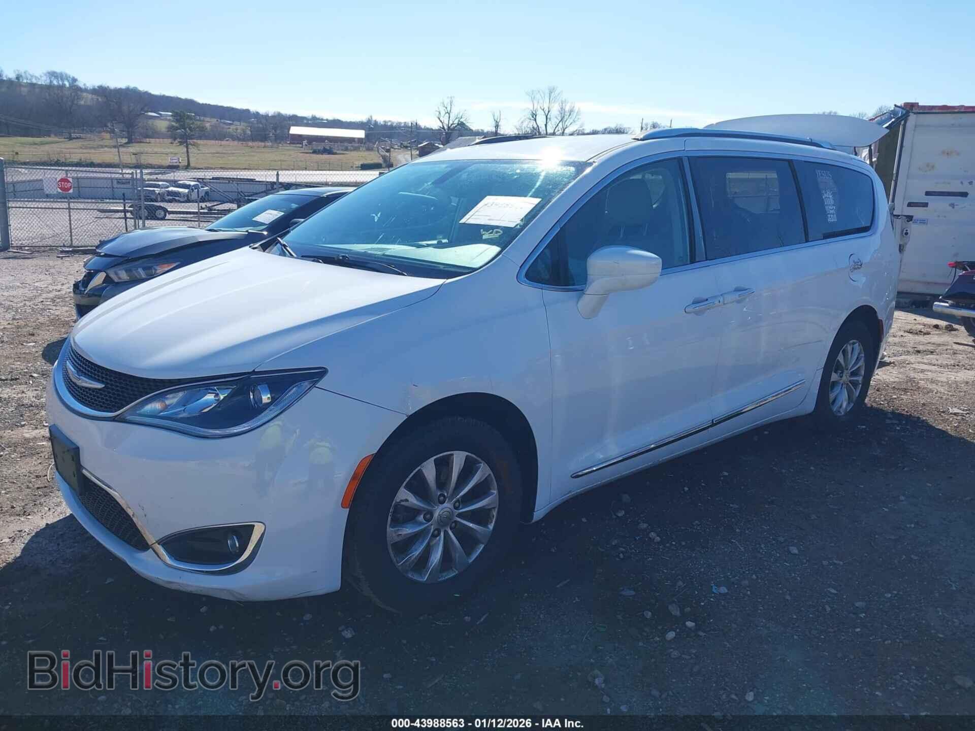 2018 CHRYSLER PACIFICA - VIN: 2C4RC1BGXJR130650 - Фото 2