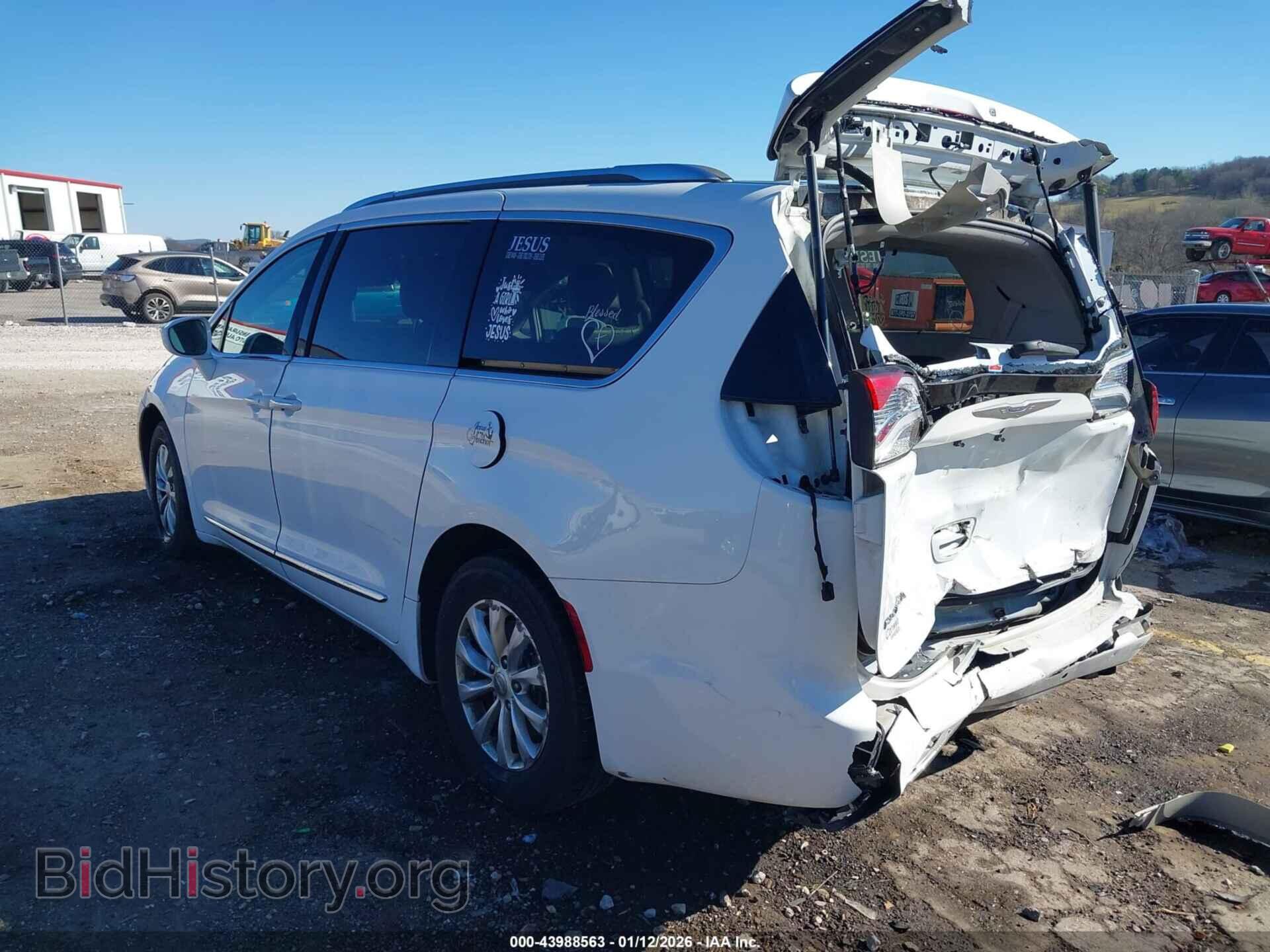 2018 CHRYSLER PACIFICA - VIN: 2C4RC1BGXJR130650 - Фото 3