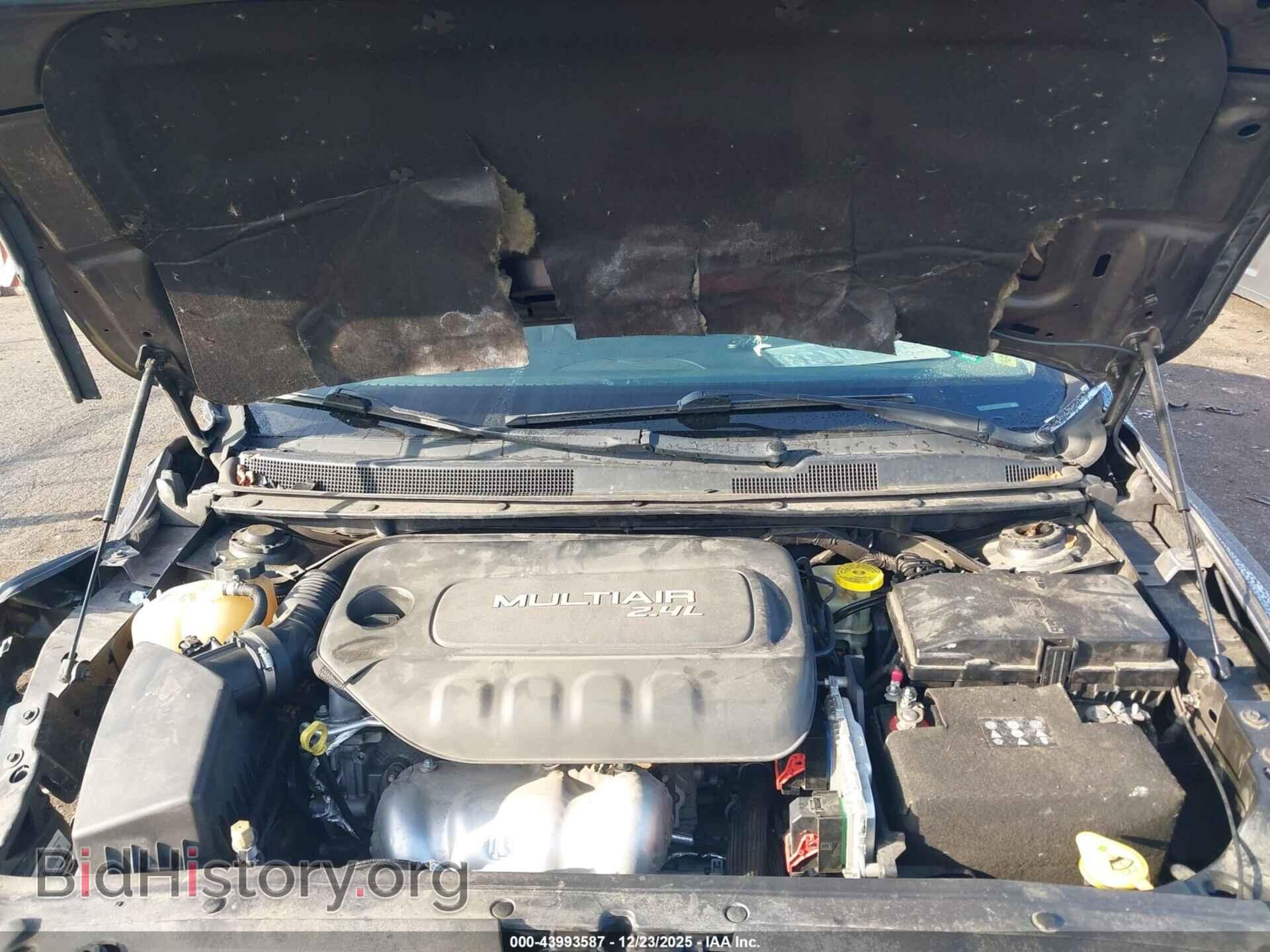 2015 CHRYSLER 200 - VIN: 1C3CCCAB1FN552094 - Фото 10