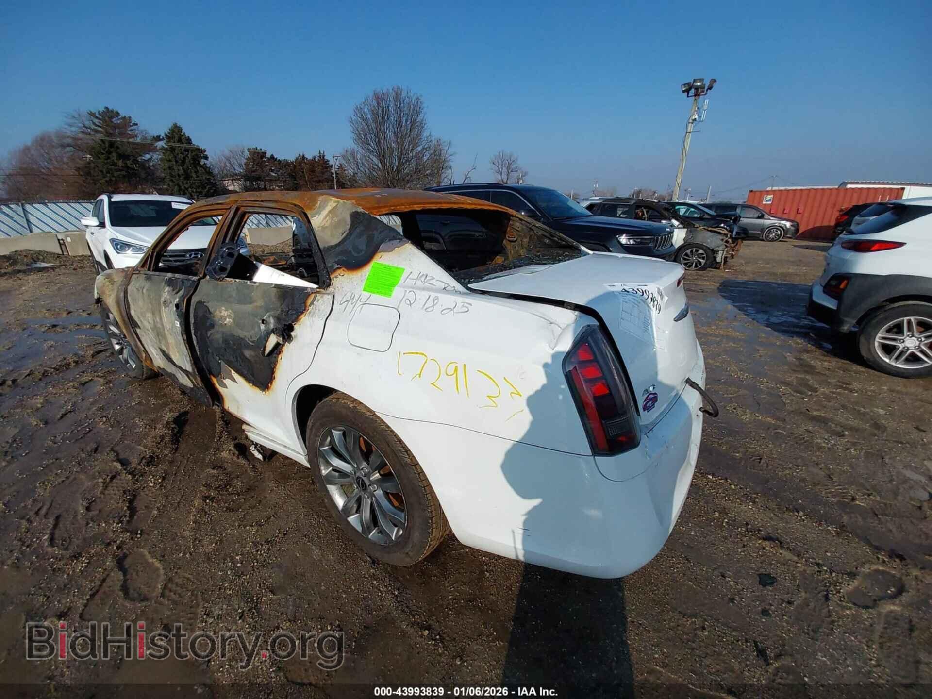 2014 CHRYSLER 300 - VIN: 2C3CCAGGXEH283852 - Фото 3