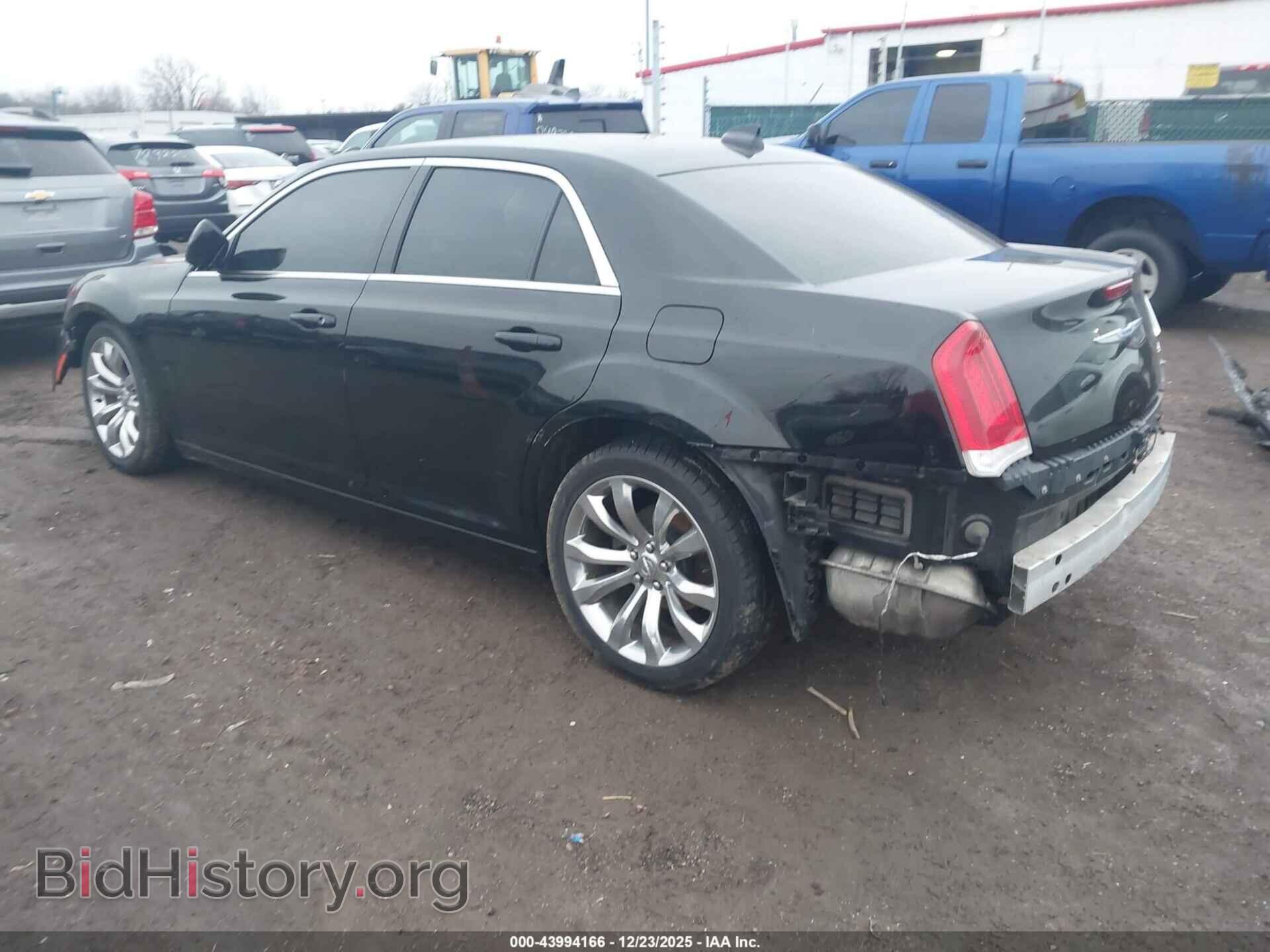 2019 CHRYSLER 300 - VIN: 2C3CCAAG2KH548929 - Фото 3