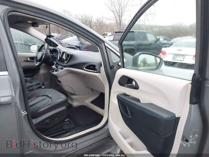 2021 Chrysler PACIFICA (VIN 2C4RC1BG1MR602335) — photo 5 of 17