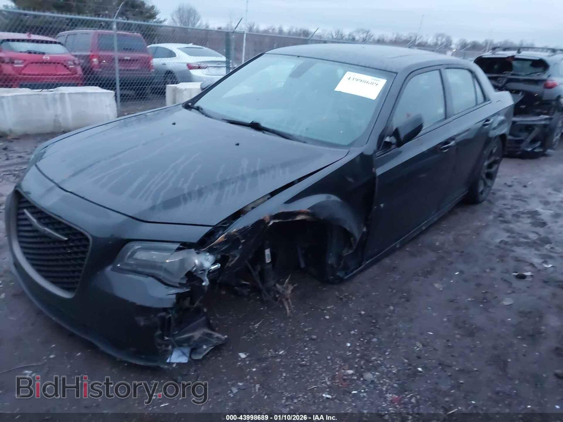 2016 CHRYSLER 300 - VIN: 2C3CCABG3GH320749 - Фото 2