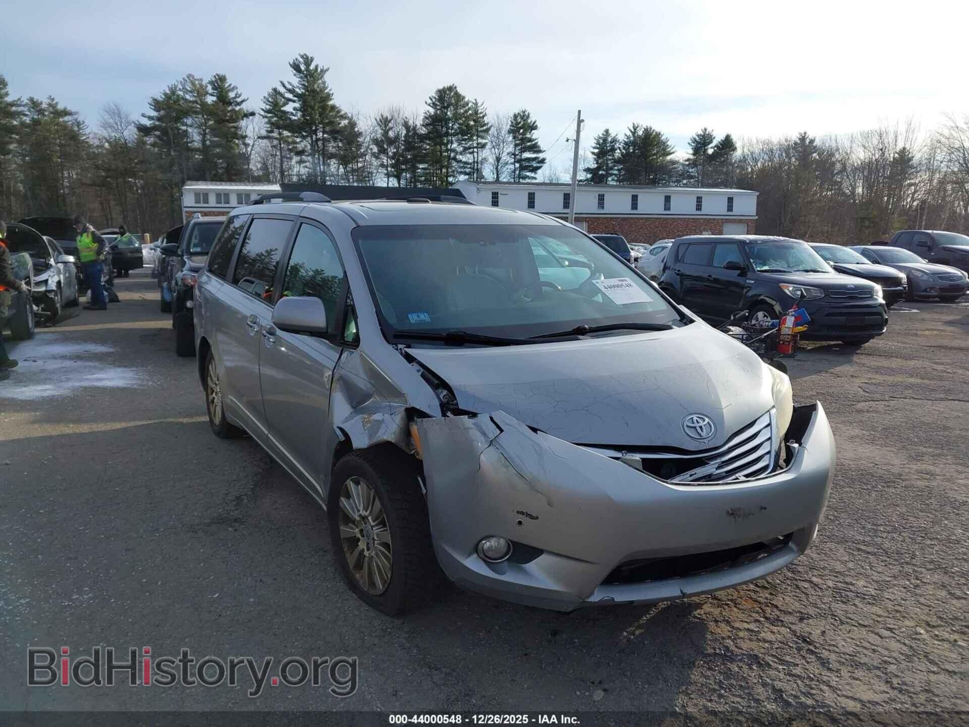 Фотография 5TDDK3DC6BS016088 - TOYOTA SIENNA 2011