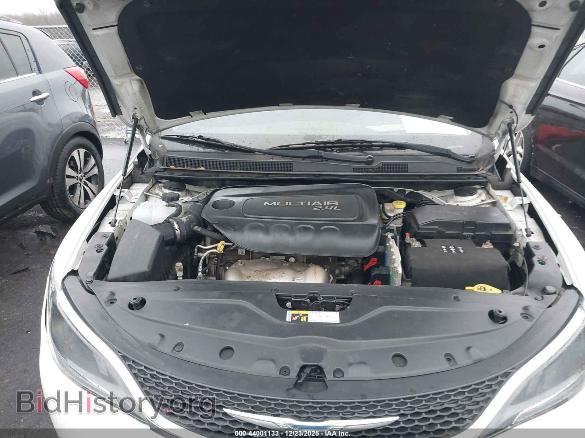 2016 CHRYSLER 200 - VIN: 1C3CCCAB0GN101997 - Фото 10