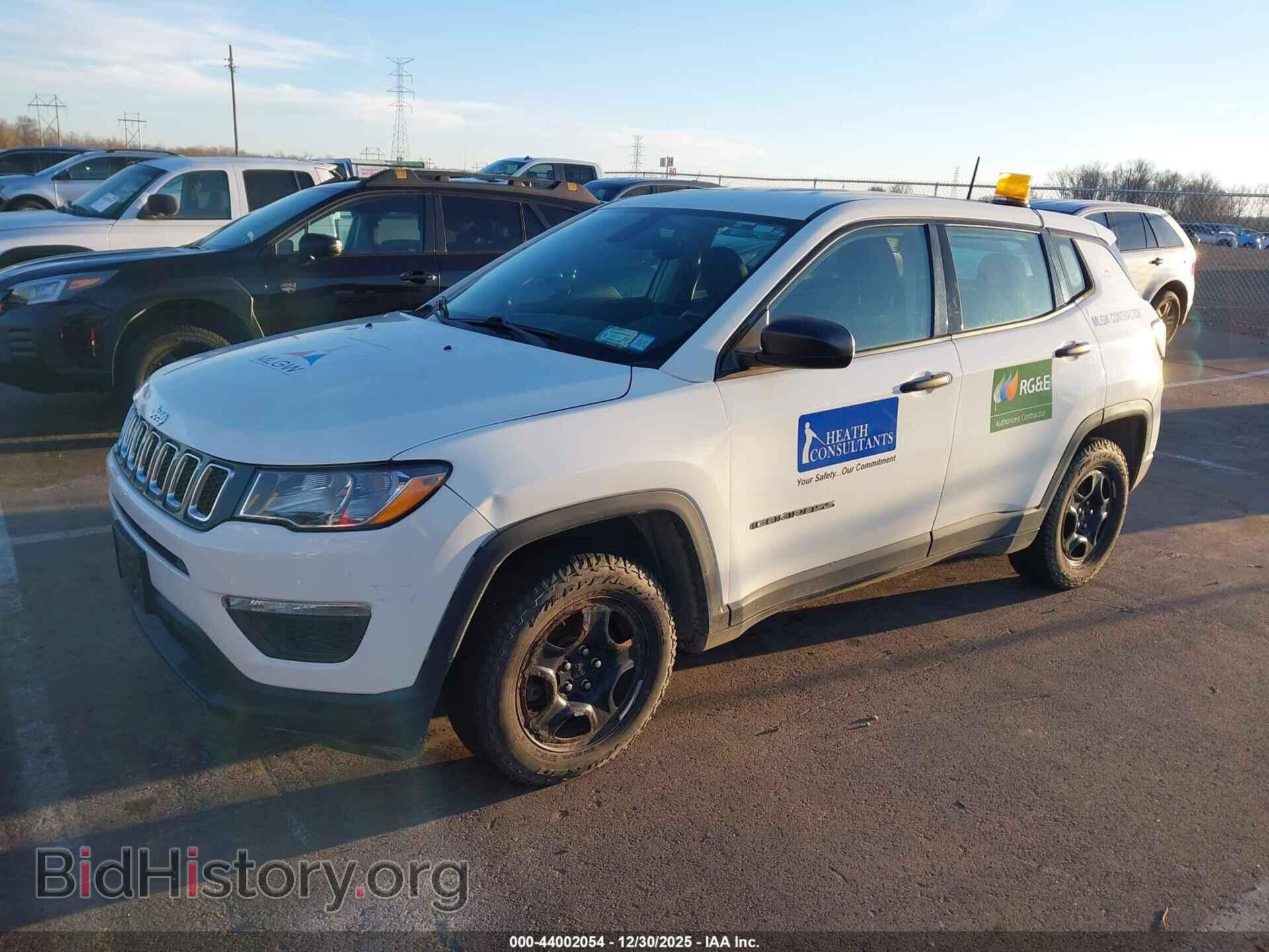 2018 JEEP COMPASS - VIN: 3C4NJCAB2JT318176 - Фото 2