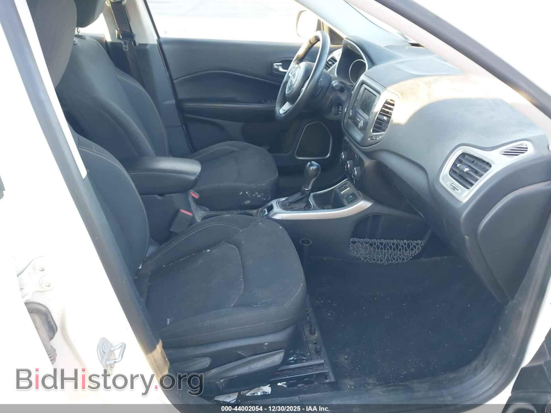 2018 JEEP COMPASS - VIN: 3C4NJCAB2JT318176 - Фото 5