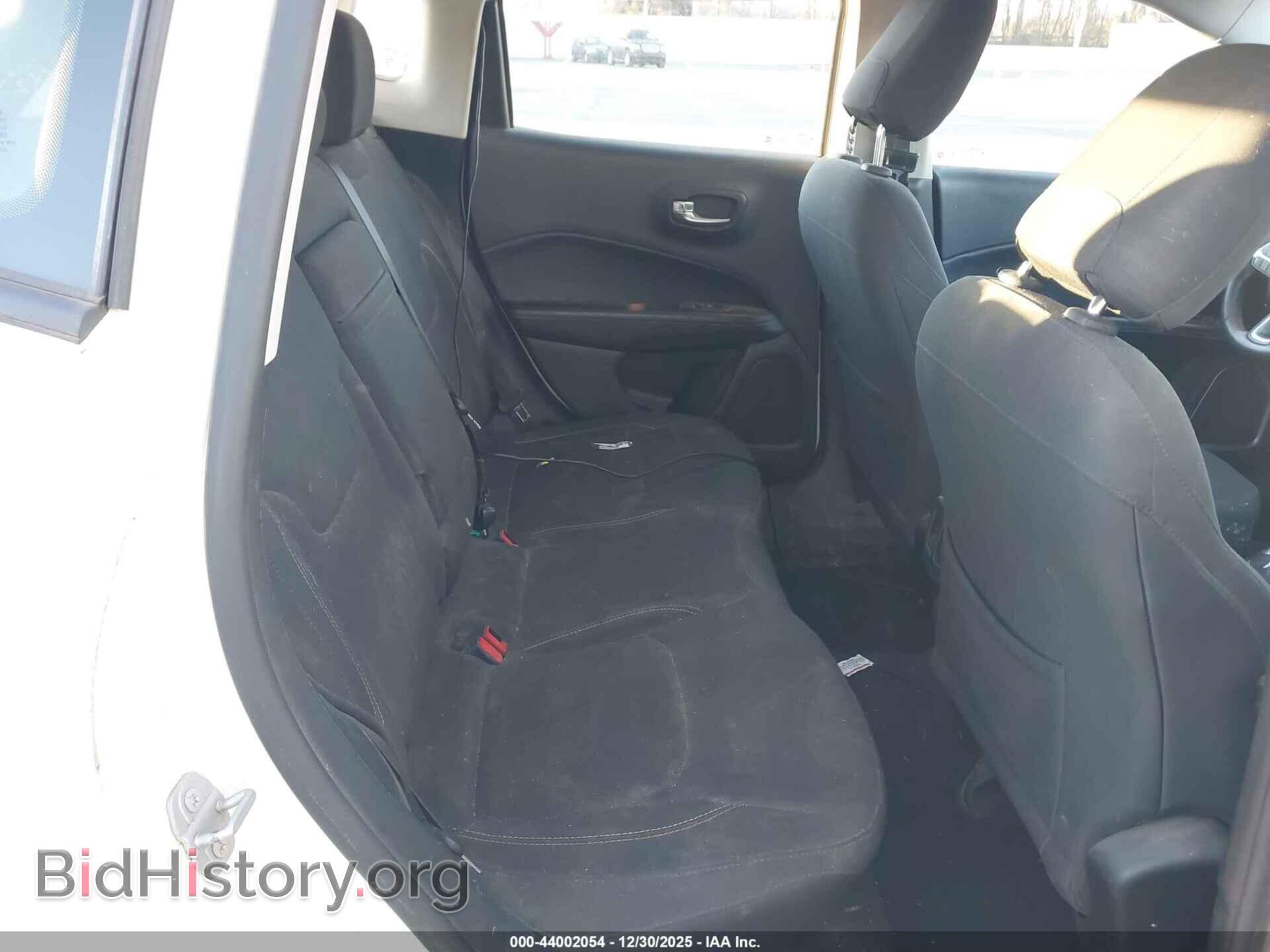 2018 JEEP COMPASS - VIN: 3C4NJCAB2JT318176 - Фото 8