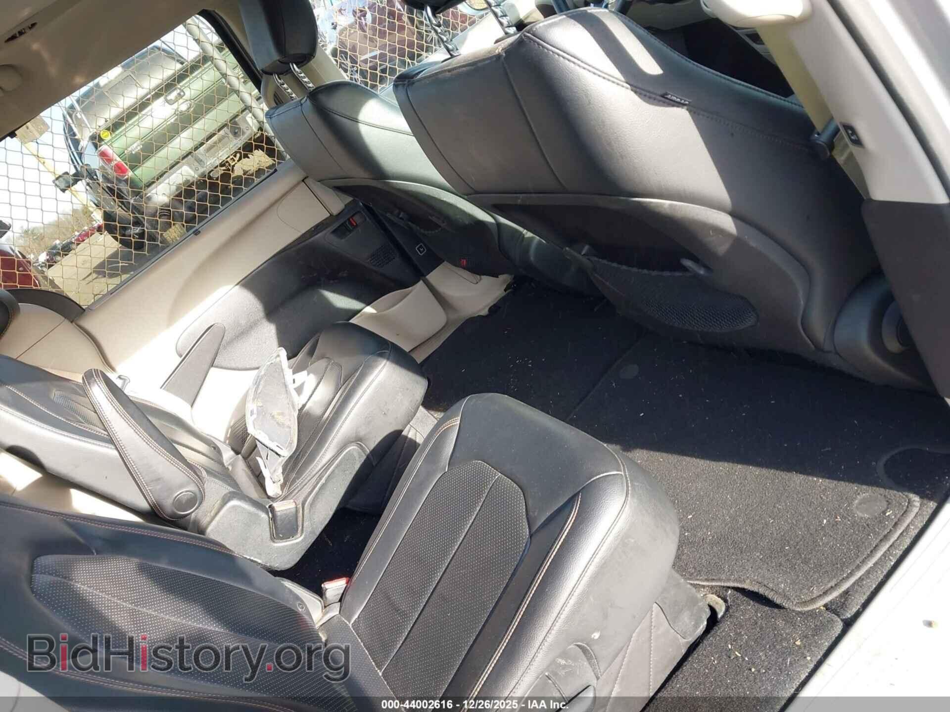 2019 CHRYSLER PACIFICA - VIN: 2C4RC1BG7KR732553 - Фото 8