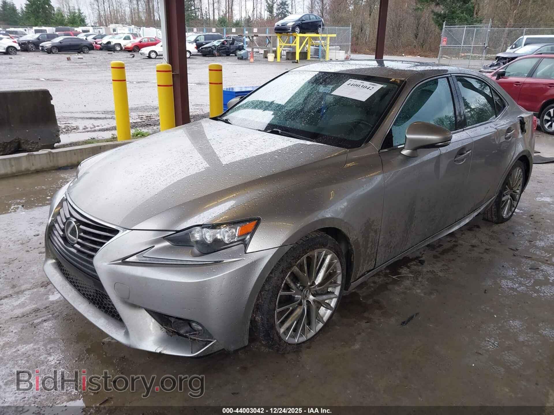 2016 LEXUS IS 200T - VIN: JTHBA1D27G5034892 - Фото 2