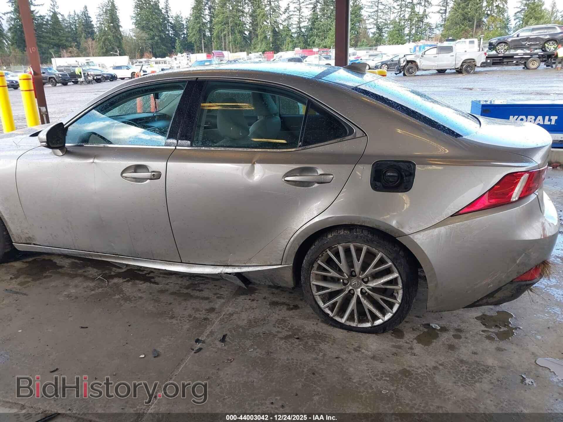 2016 LEXUS IS 200T - VIN: JTHBA1D27G5034892 - Фото 6