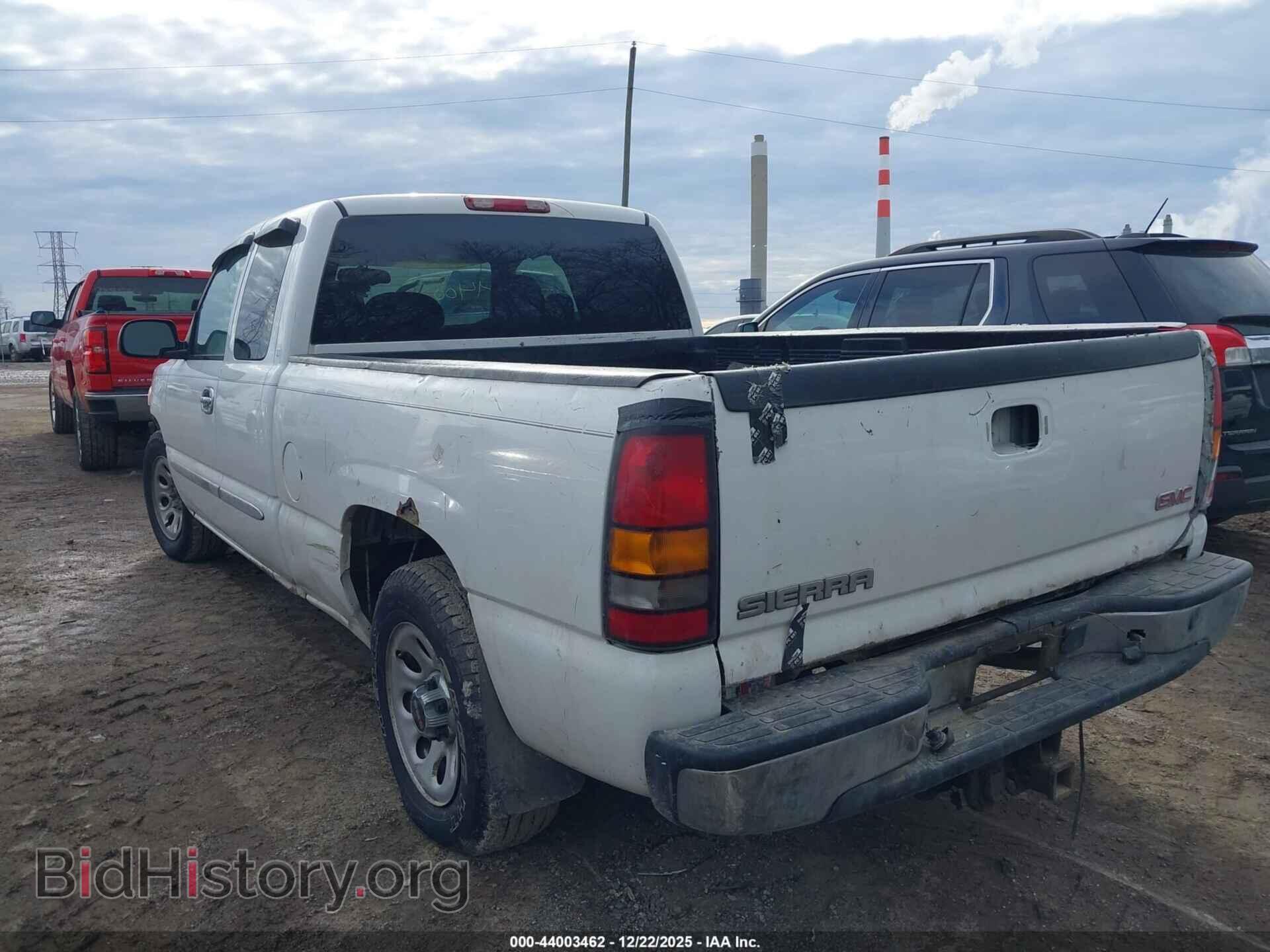 2005 GMC SIERRA 1500 - VIN: 2GTEC19TX51216854 - Фото 3