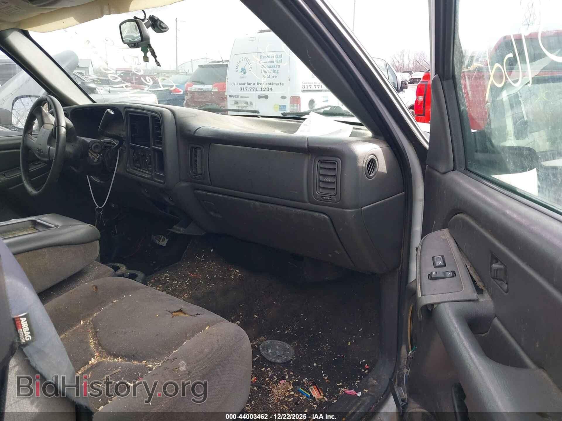 2005 GMC SIERRA 1500 - VIN: 2GTEC19TX51216854 - Фото 5