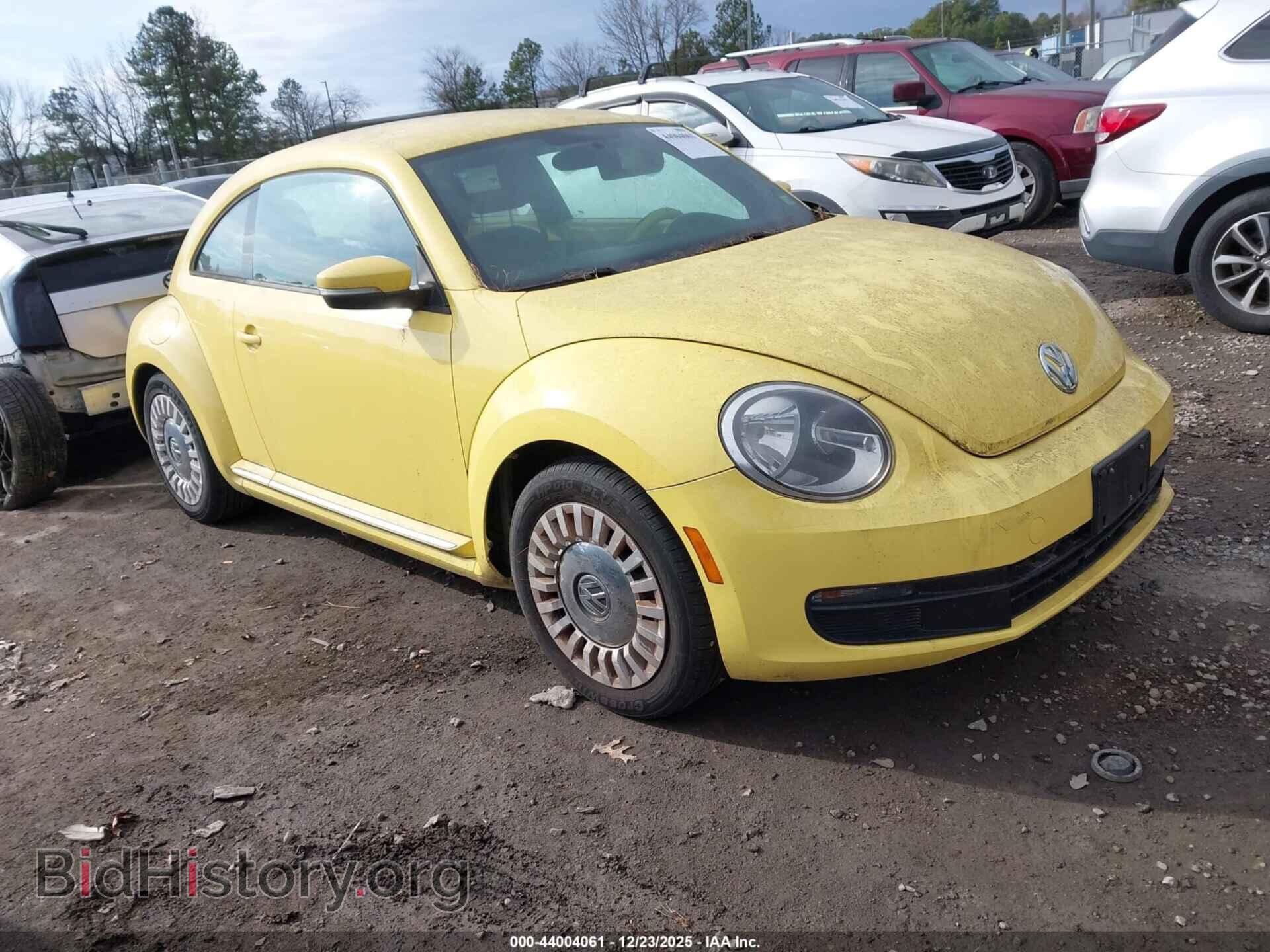 Photo 3VWJ07AT9EM634379 - VOLKSWAGEN BEETLE 2014