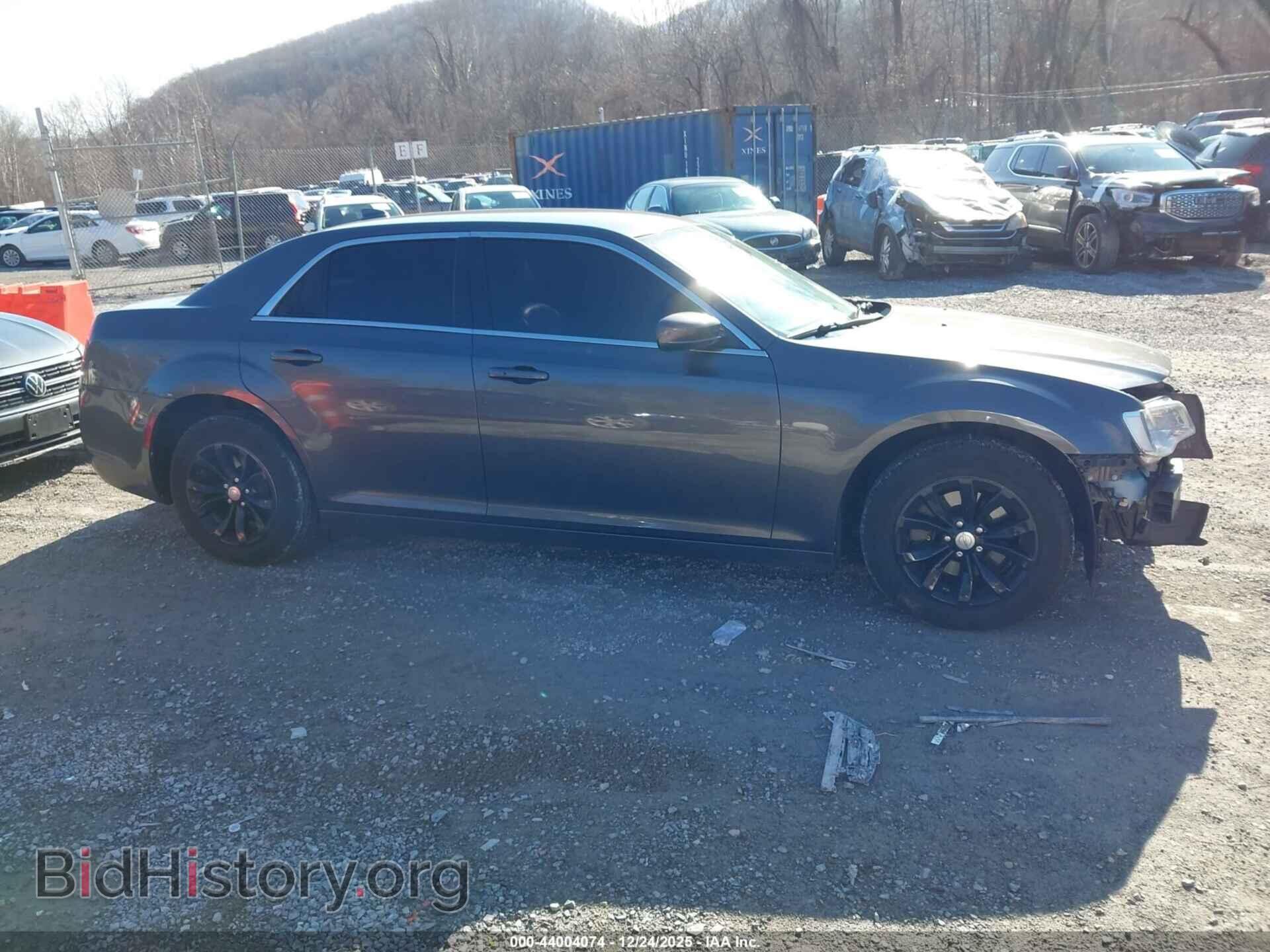 2015 CHRYSLER 300 - VIN: 2C3CCAAG9FH893722 - Фото 14