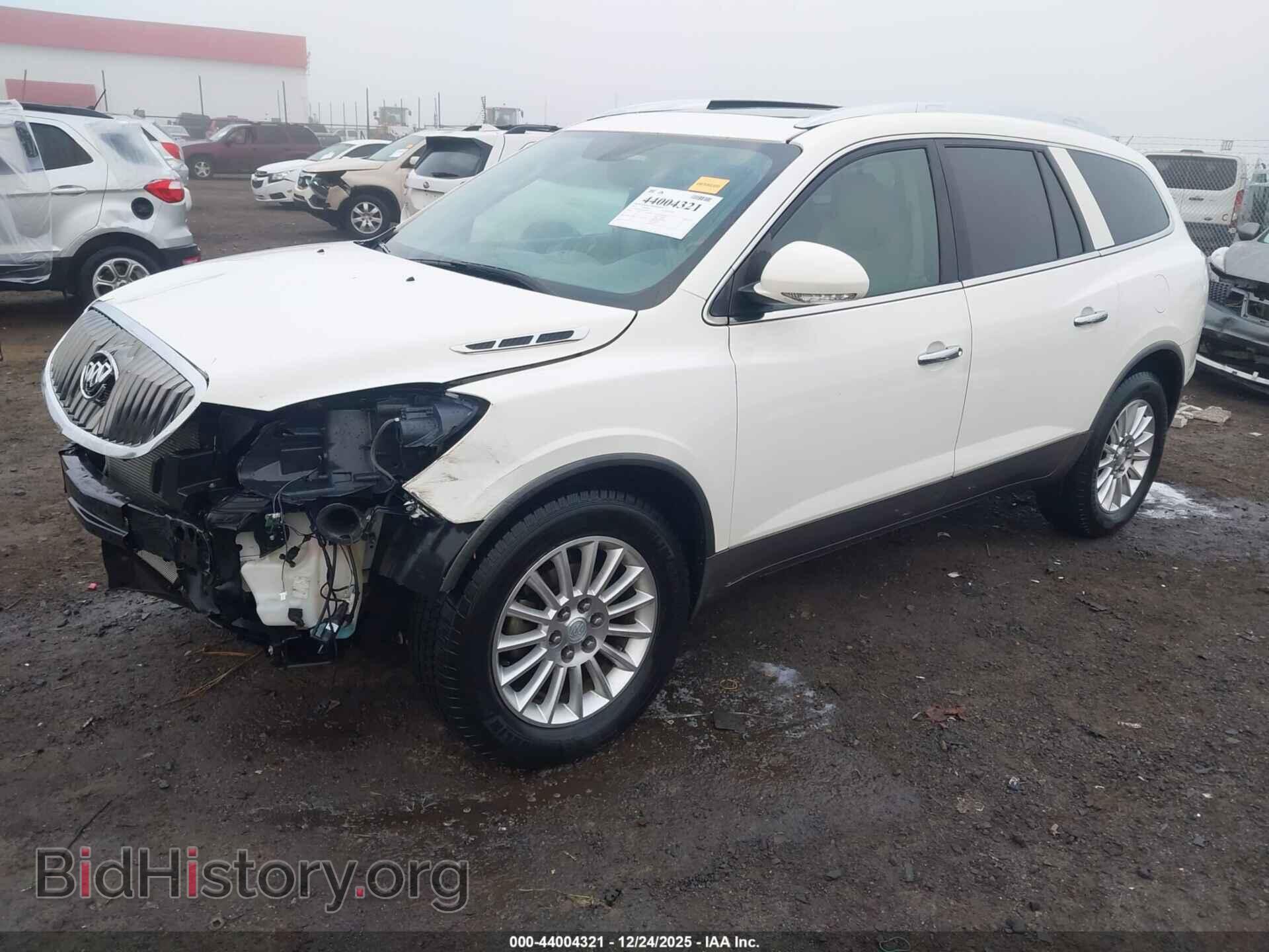 2012 BUICK ENCLAVE - VIN: 5GAKRCED4CJ367057 - Фото 2