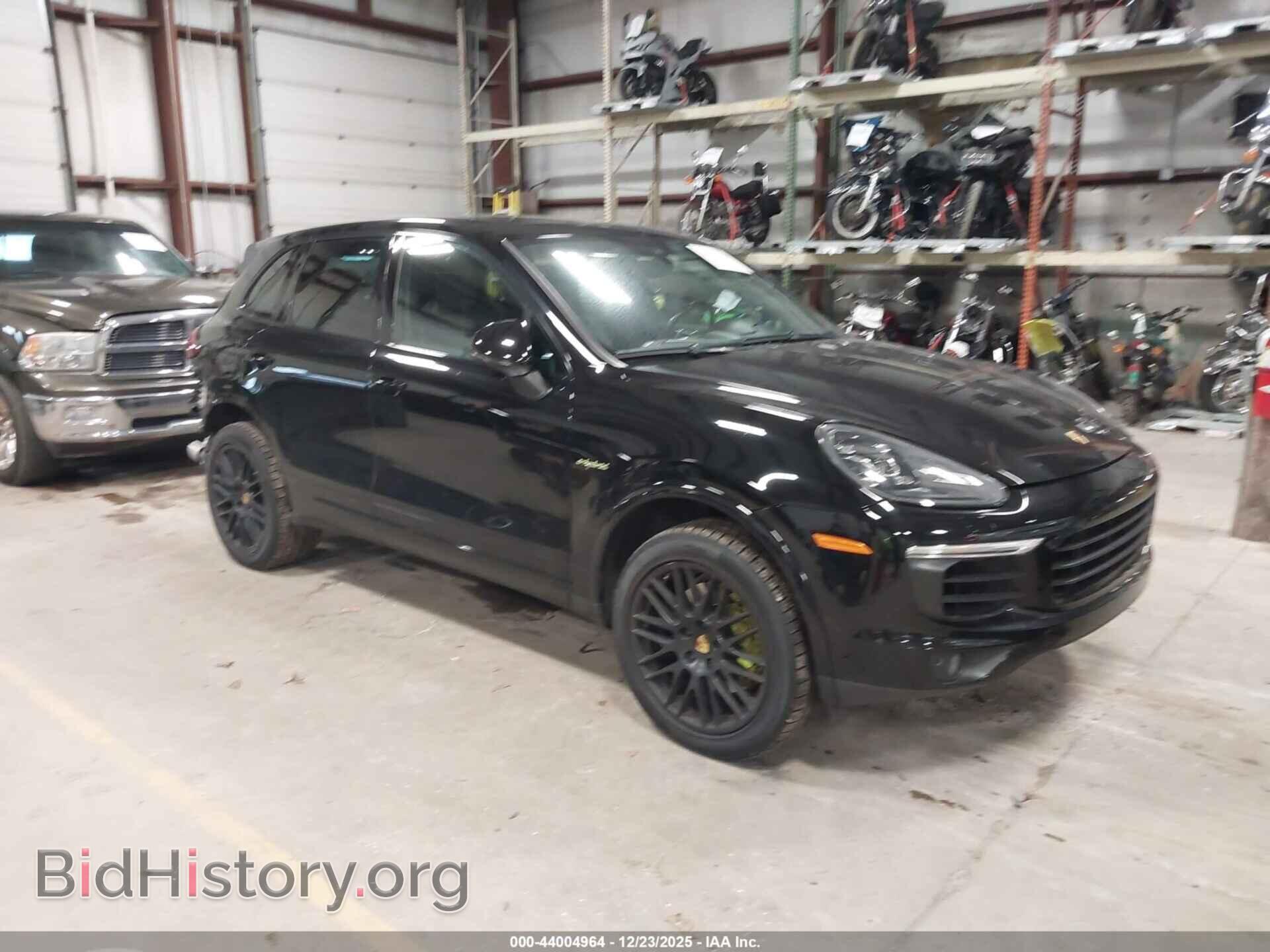Photo WP1AE2A26HLA68460 - PORSCHE CAYENNE E-HYBRID 2017