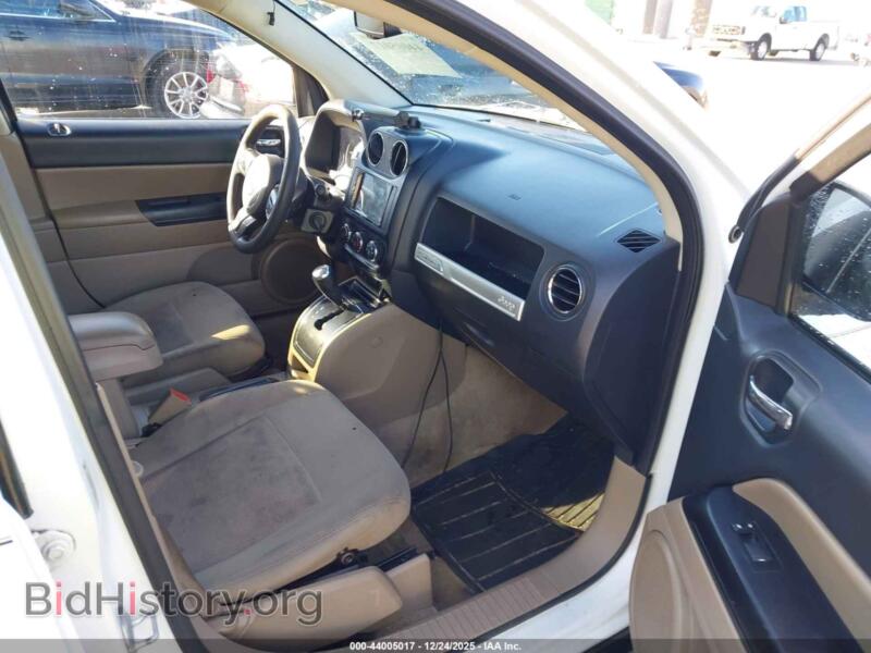 2014 Jeep COMPASS (VIN 1C4NJCBB7ED566997) — photo 5 of 11