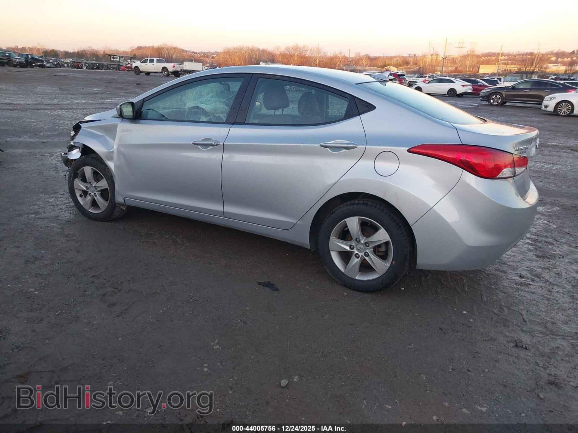 2011 HYUNDAI ELANTRA - VIN: 5NPDH4AE3BH008532 - Фото 3