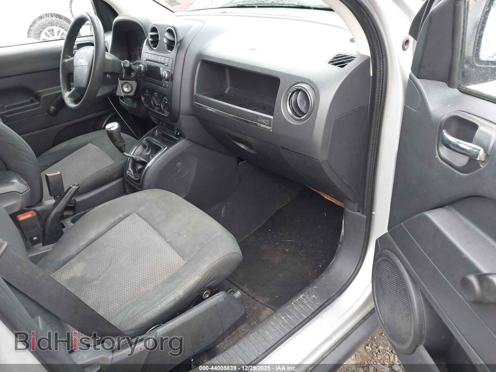 2009 JEEP COMPASS - VIN: 1J4FT47B79D102833 - Фото 5