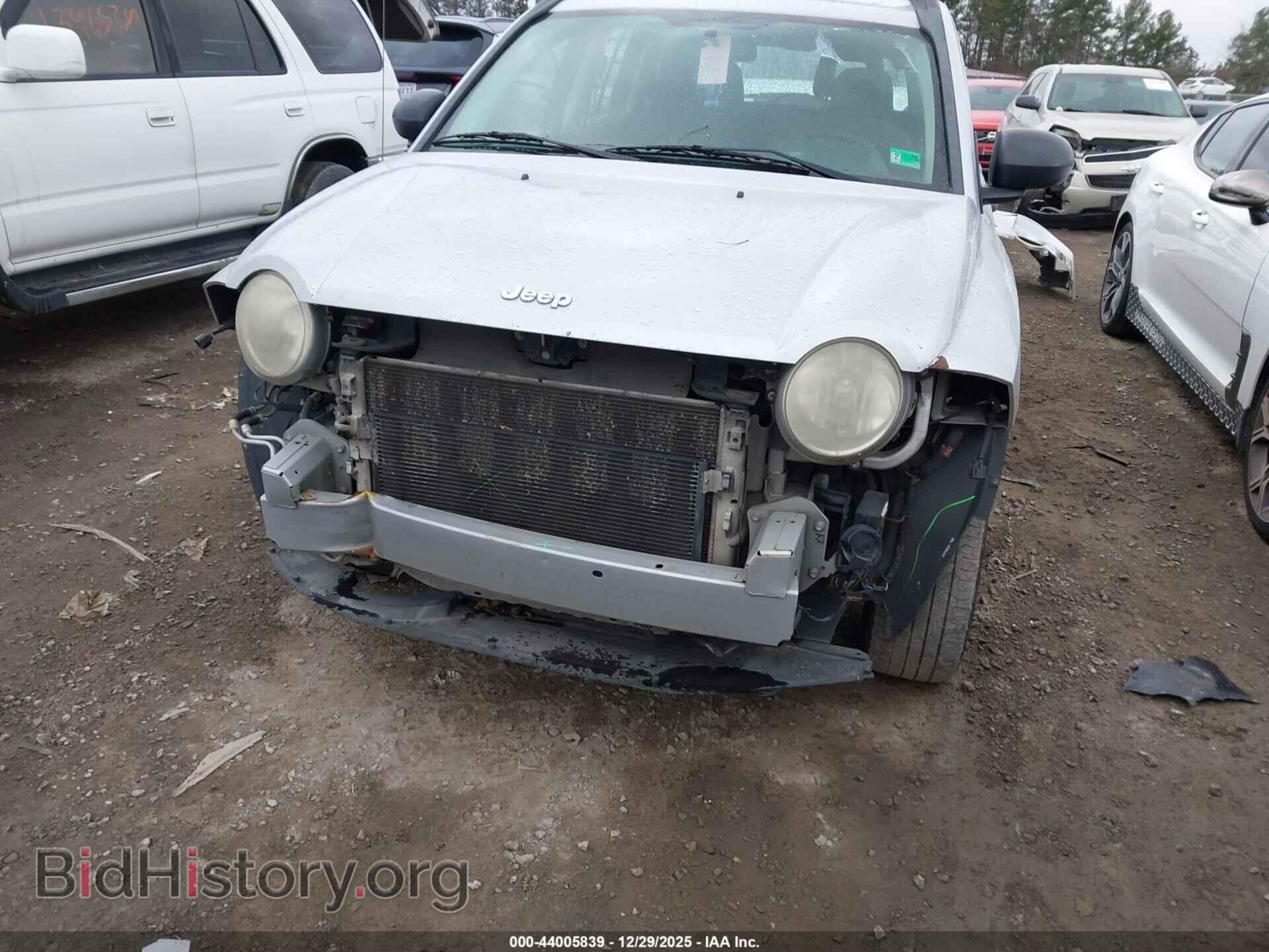 2009 JEEP COMPASS - VIN: 1J4FT47B79D102833 - Фото 6