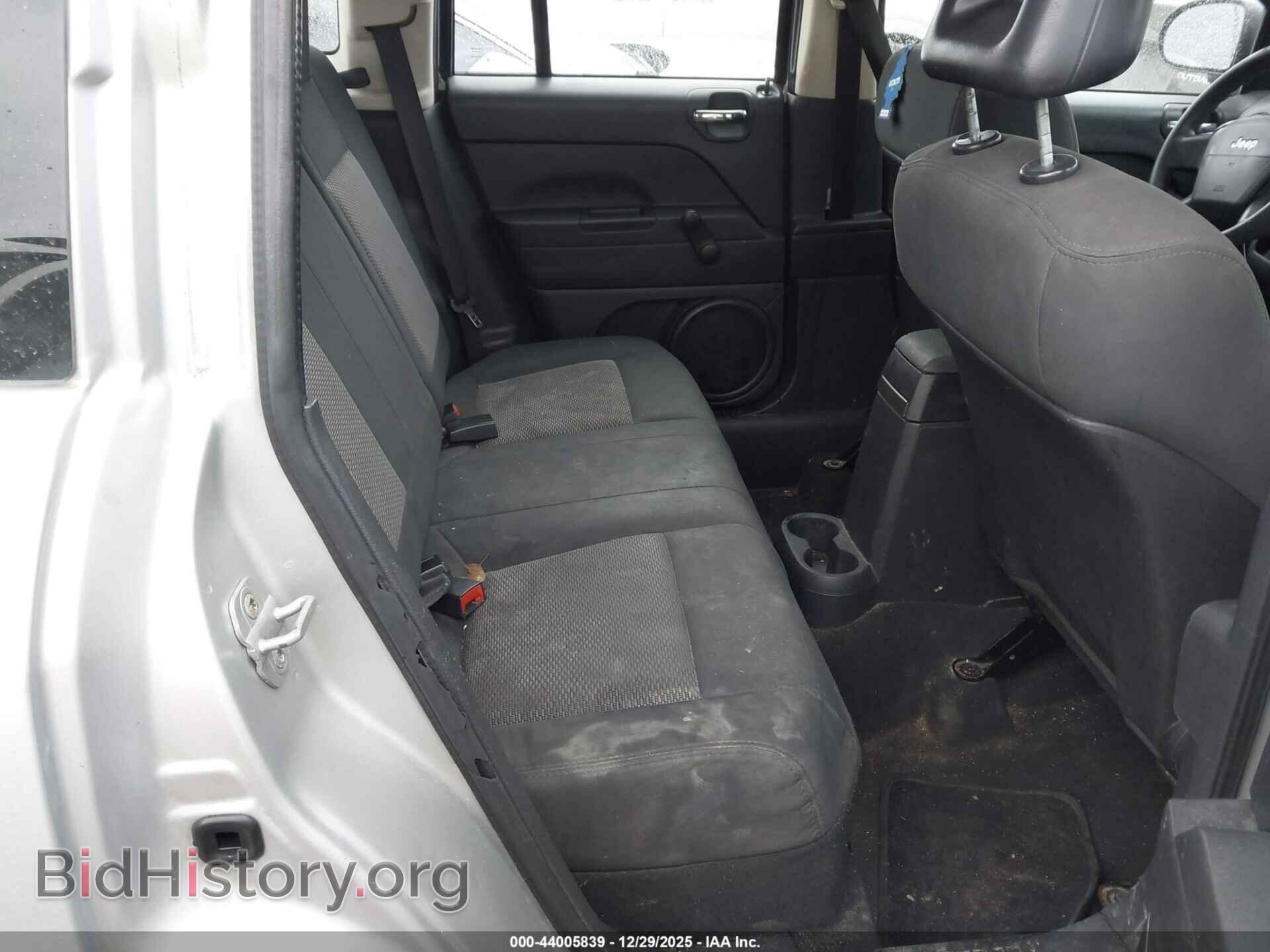 2009 JEEP COMPASS - VIN: 1J4FT47B79D102833 - Фото 8