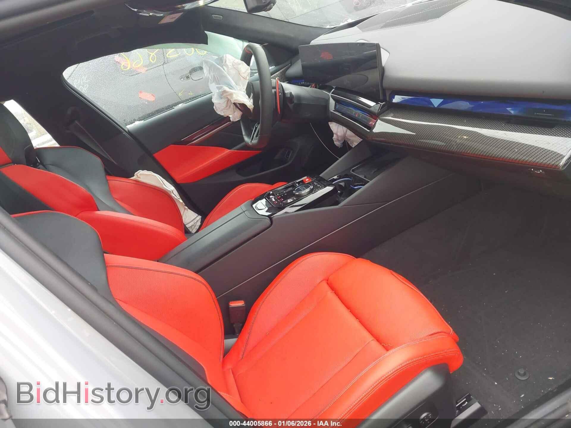 2026 BMW M5 - VIN: WBS83FK0XTCV28876 - Фото 5