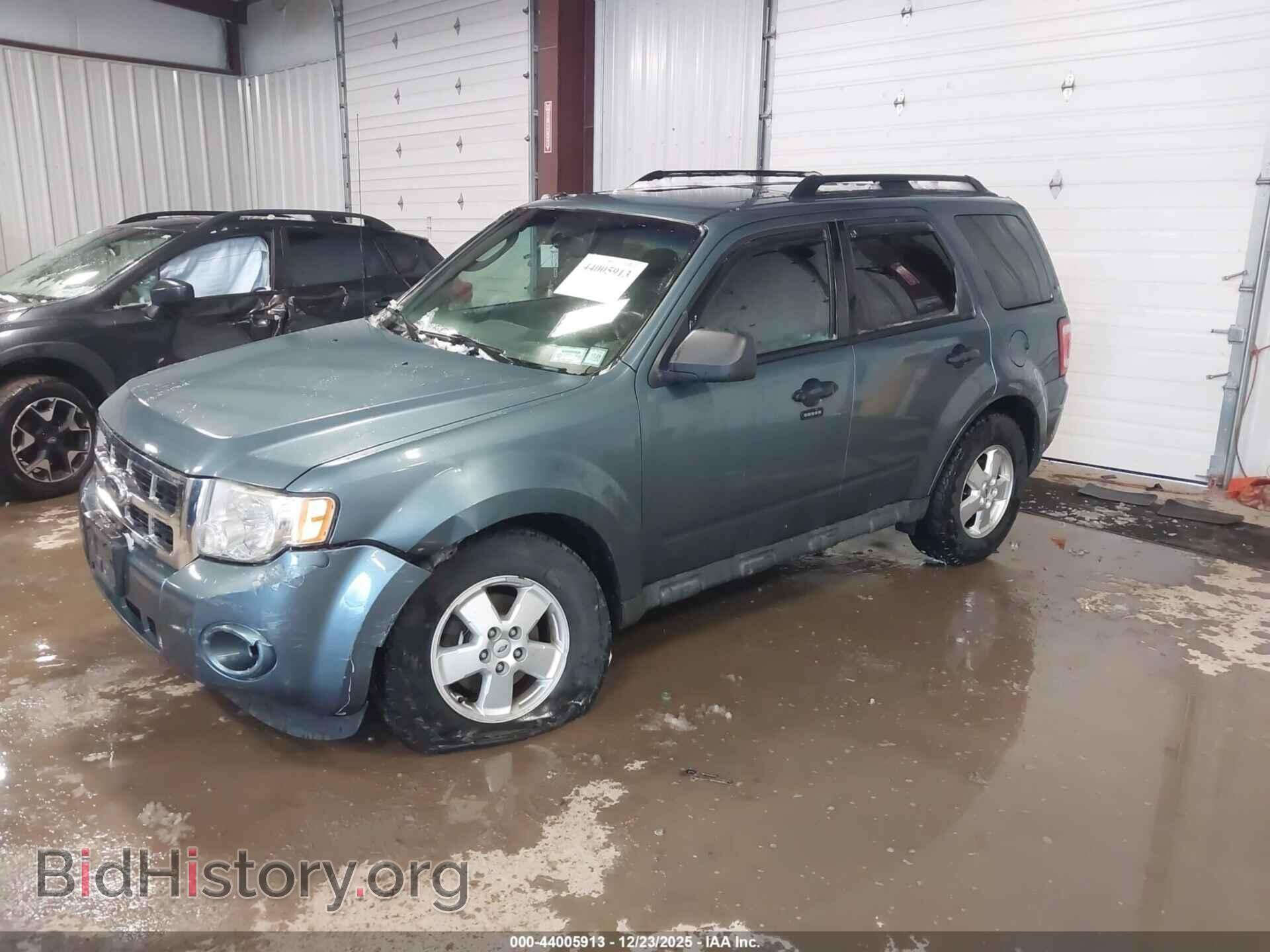 2011 FORD ESCAPE - VIN: 1FMCU9DG8BKA41038 - Фото 2