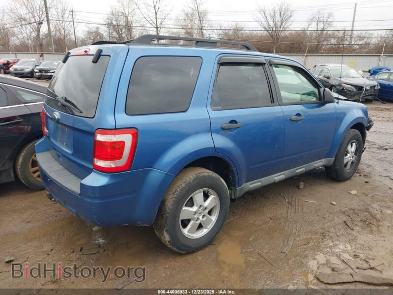 2010 Ford ESCAPE (VIN 1FMCU0D71AKA32076) — photo 4 of 12