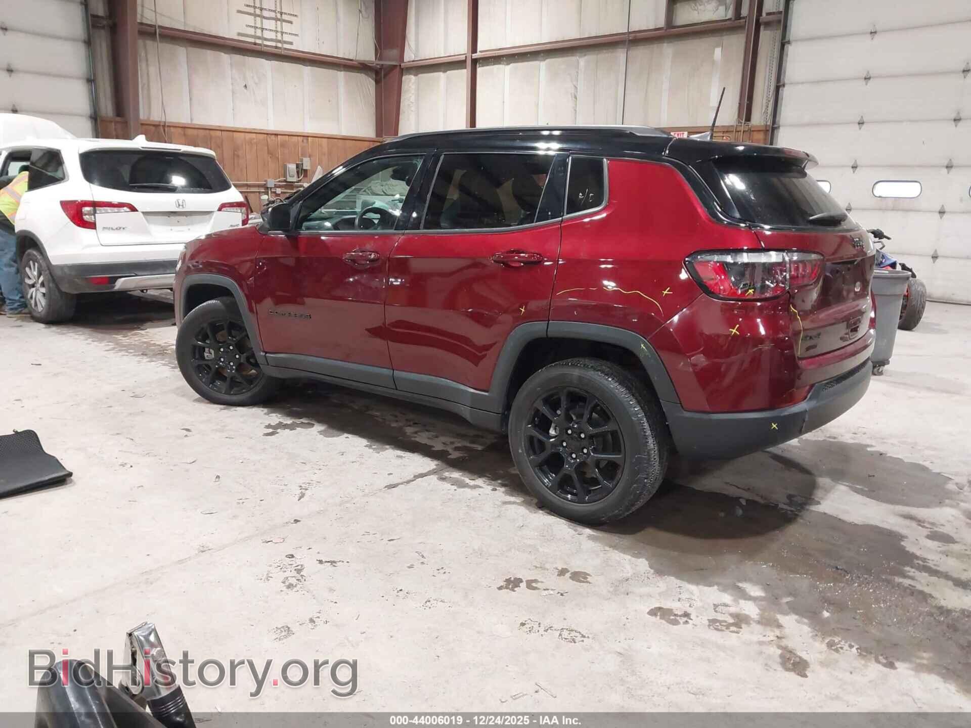 2022 JEEP COMPASS - VIN: 3C4NJDBB4NT196219 - Фото 3