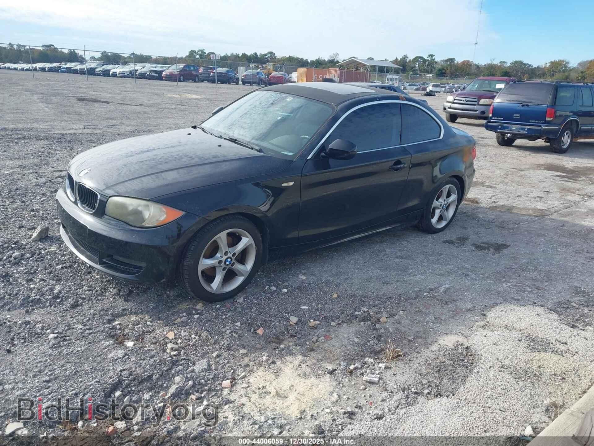 2011 BMW 128I - VIN: WBAUP9C55BVL90749 - Фото 2