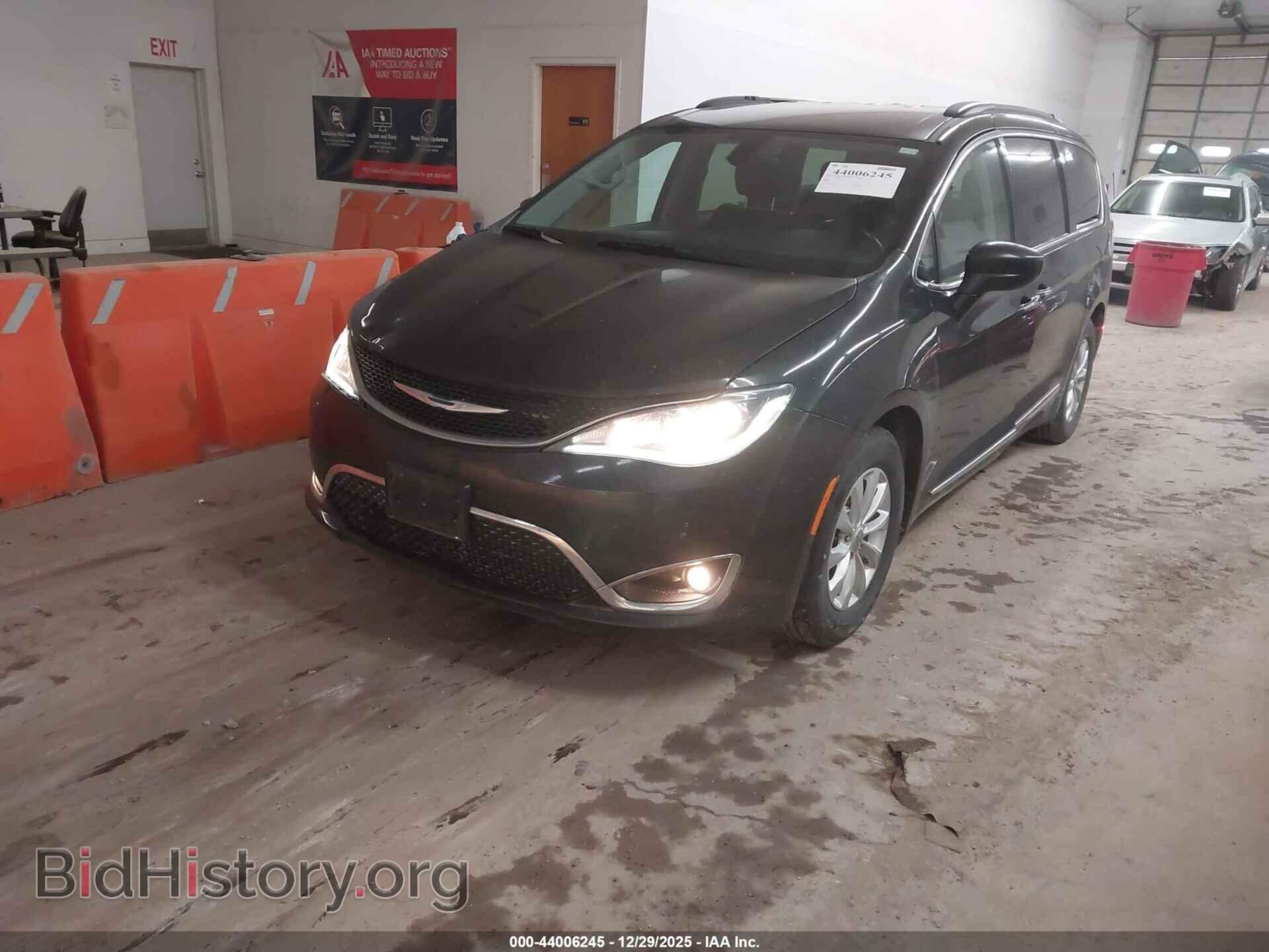 2017 CHRYSLER PACIFICA - VIN: 2C4RC1BG0HR530002 - Фото 2