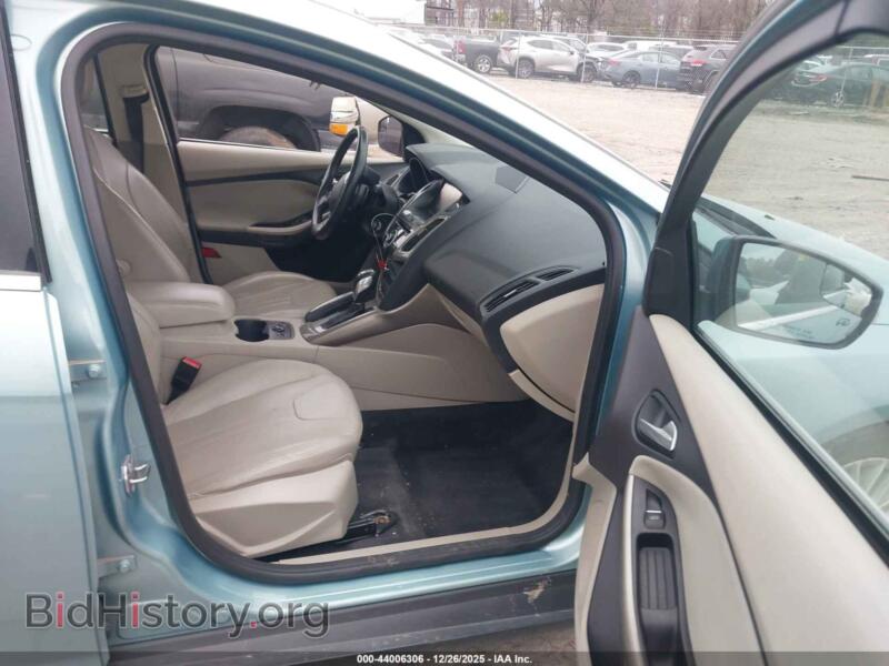 2012 Ford FOCUS (VIN 1FAHP3M20CL332640) — photo 5 of 16