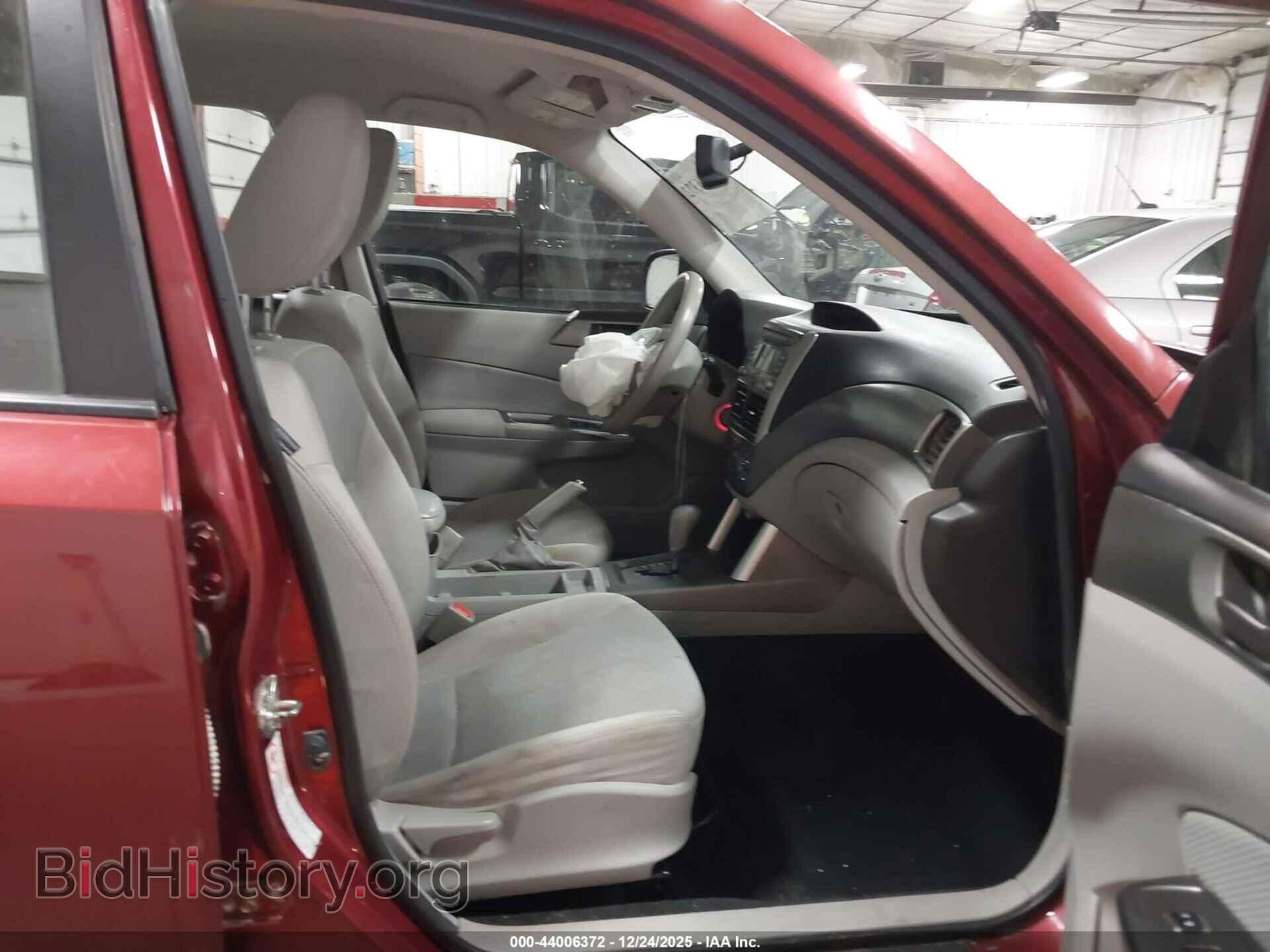 2011 SUBARU FORESTER - VIN: JF2SHBBC2BH710141 - Фото 5