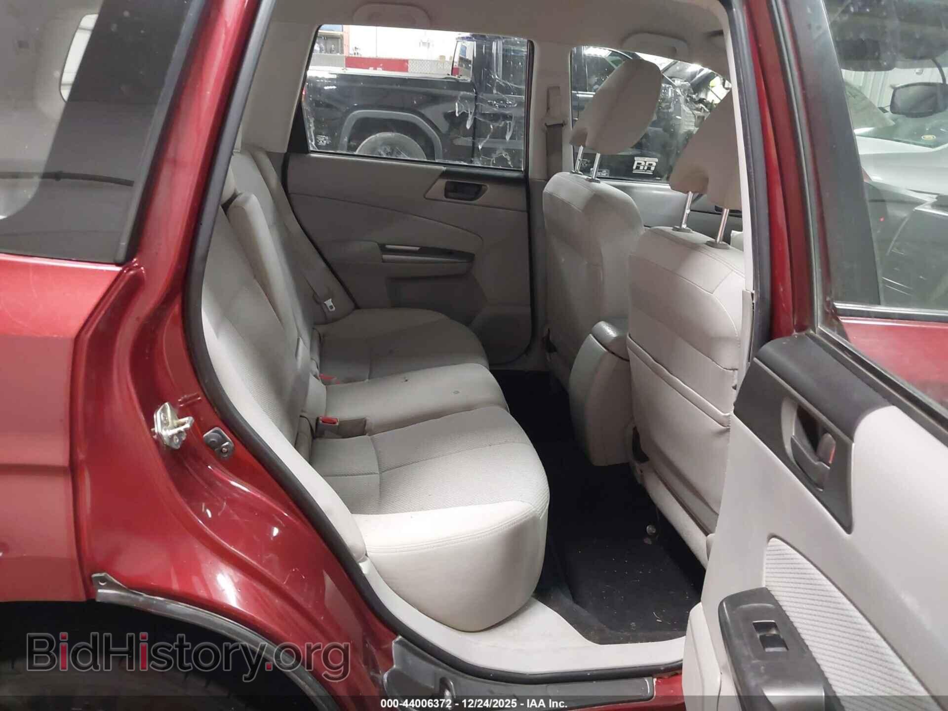 2011 SUBARU FORESTER - VIN: JF2SHBBC2BH710141 - Фото 8