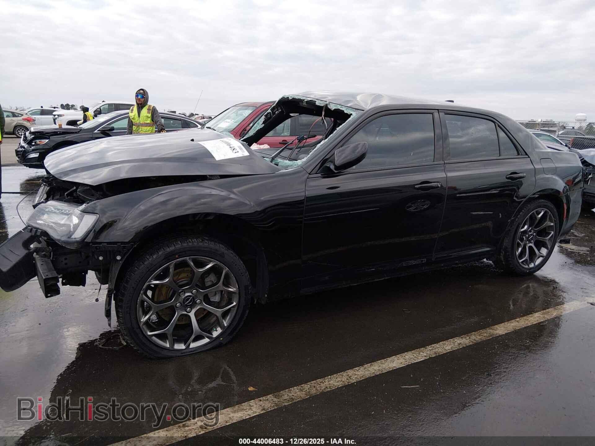 2016 CHRYSLER 300 - VIN: 2C3CCABT4GH164167 - Фото 14