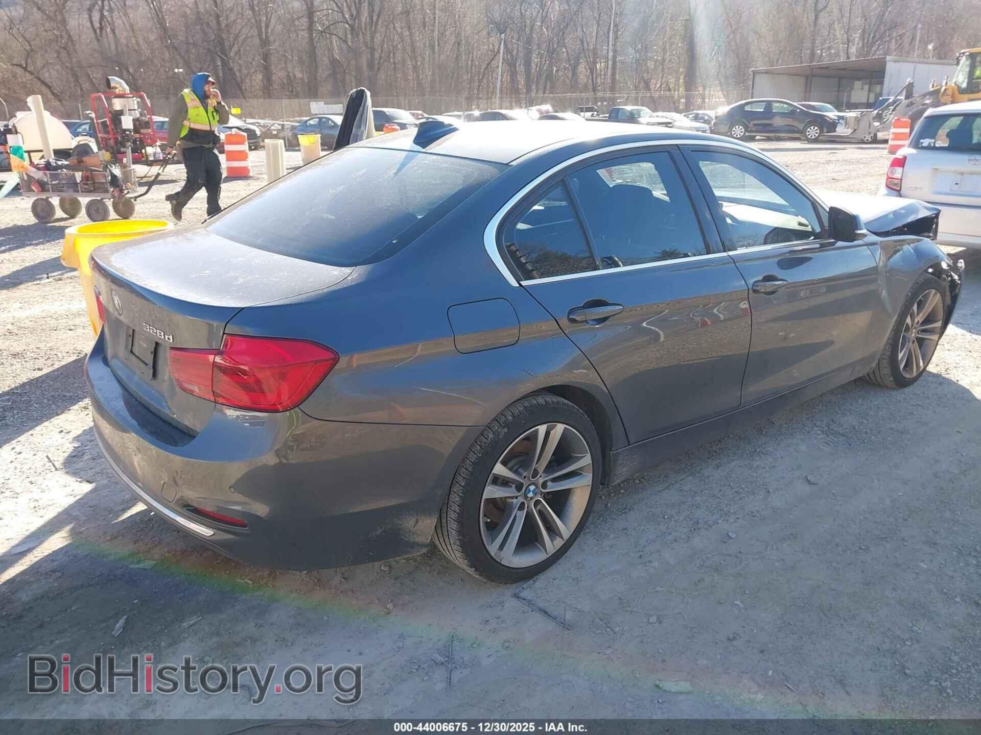 2018 BMW 328D - VIN: WBA8F1C59JAE97527 - Фото 4