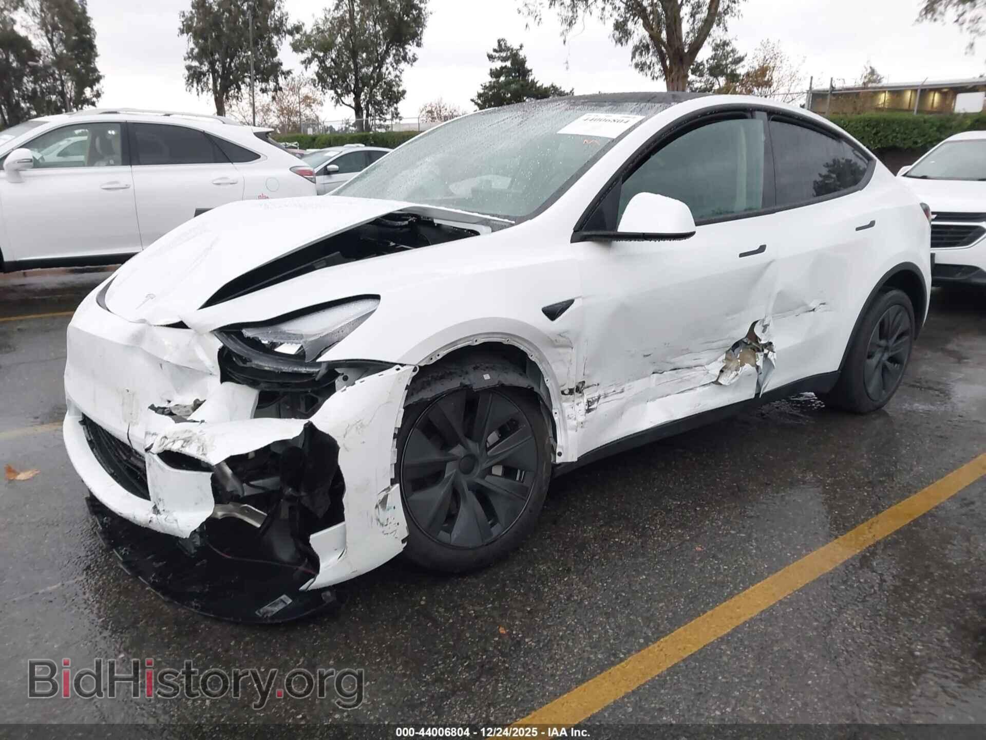 2024 TESLA MODEL Y - VIN: 7SAYGDED3RF149621 - Фото 2