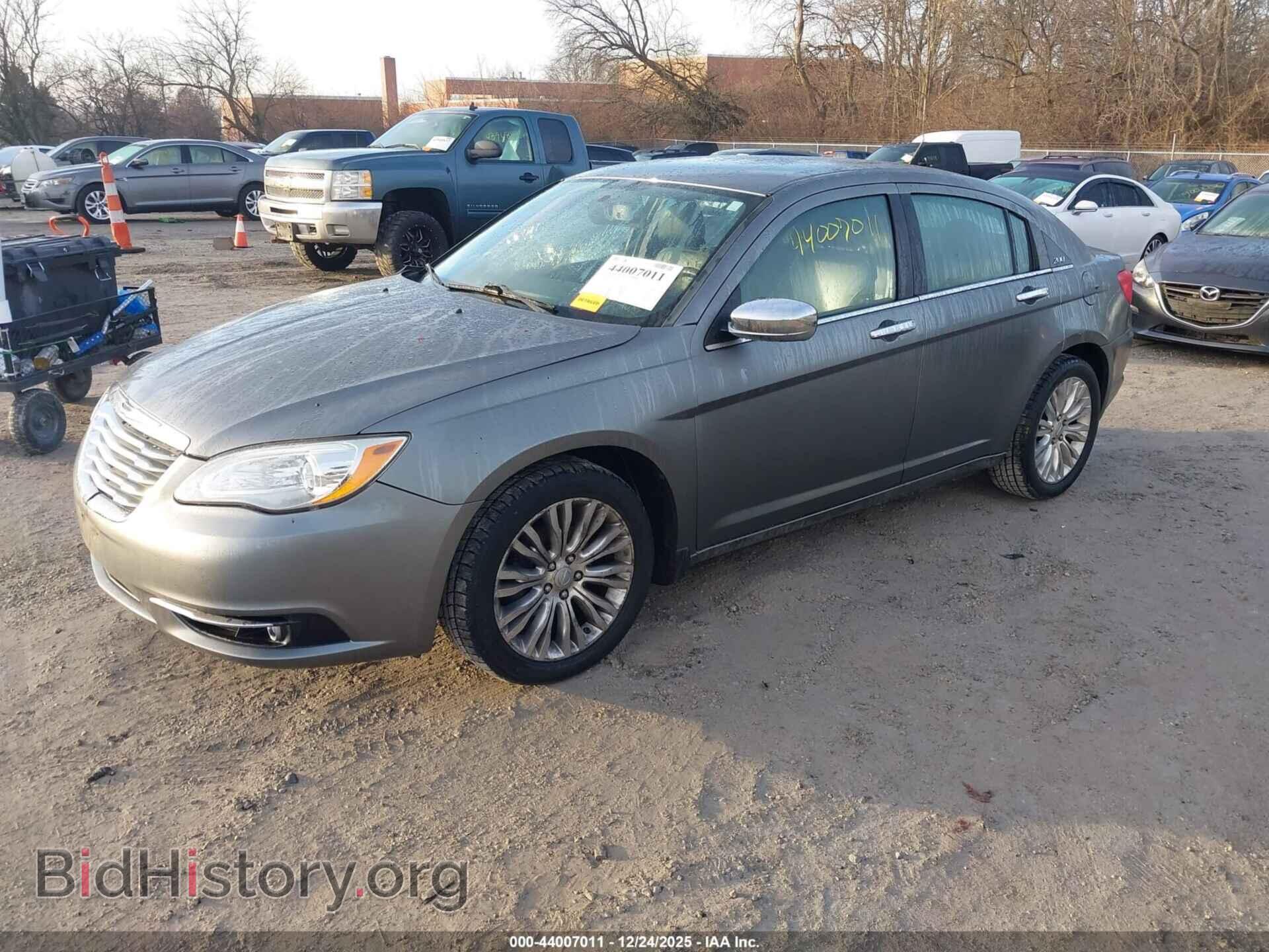 2012 CHRYSLER 200 - VIN: 1C3CCBCB7CN140829 - Фото 2