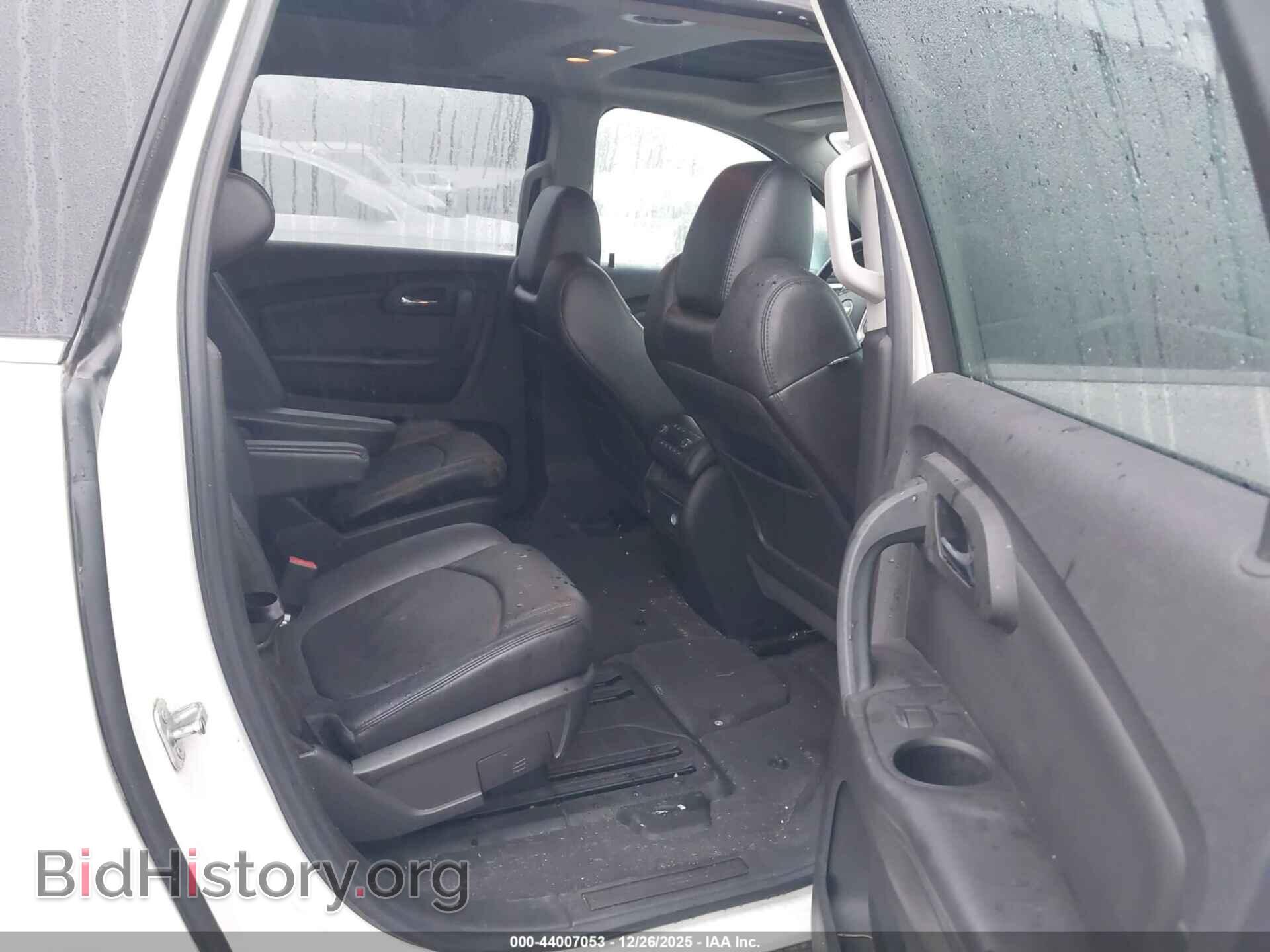 2011 CHEVROLET TRAVERSE - VIN: 1GNKRJED8BJ412705 - Фото 8
