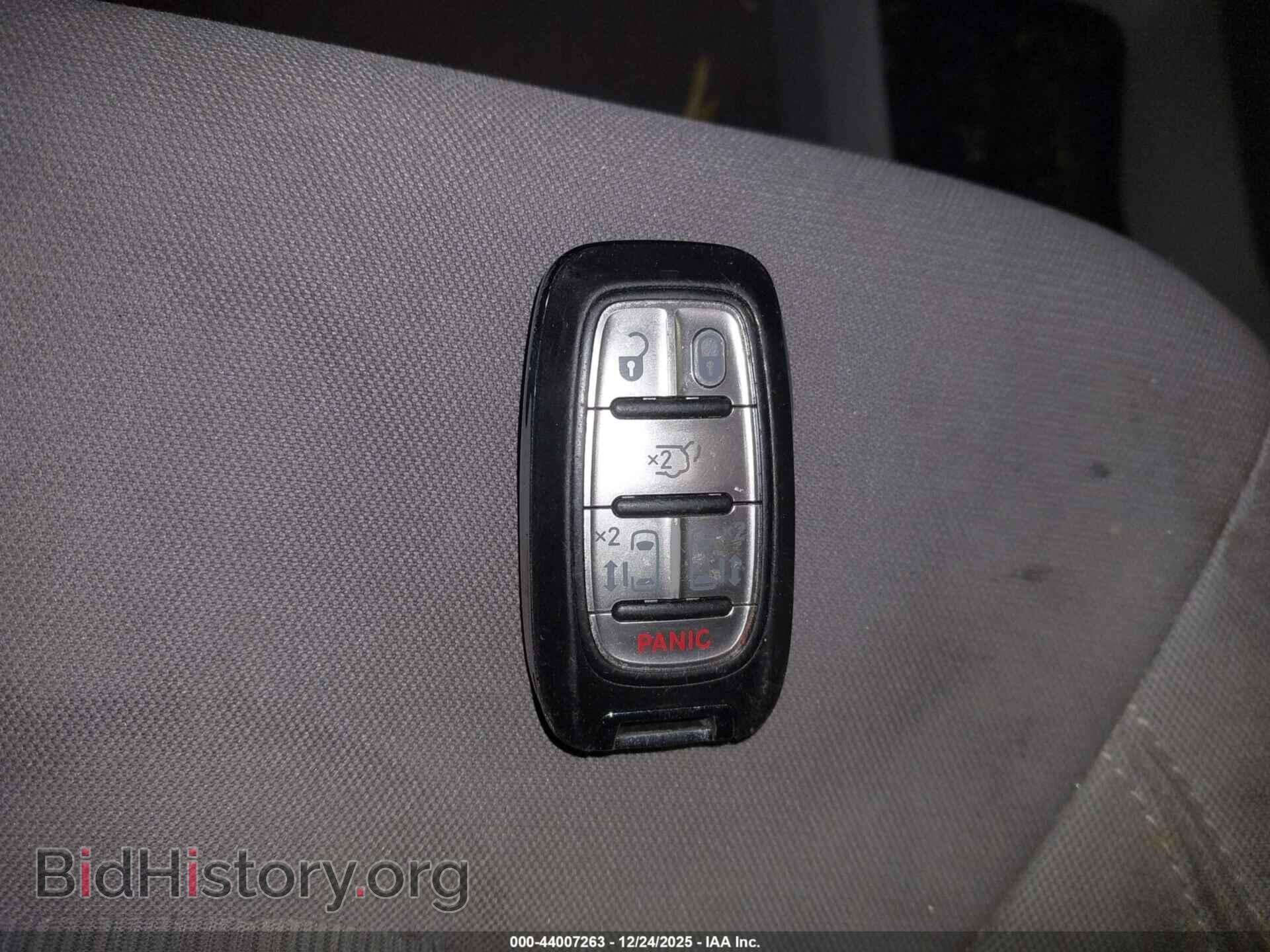 2017 CHRYSLER PACIFICA - VIN: 2C4RC1DG0HR514704 - Фото 11