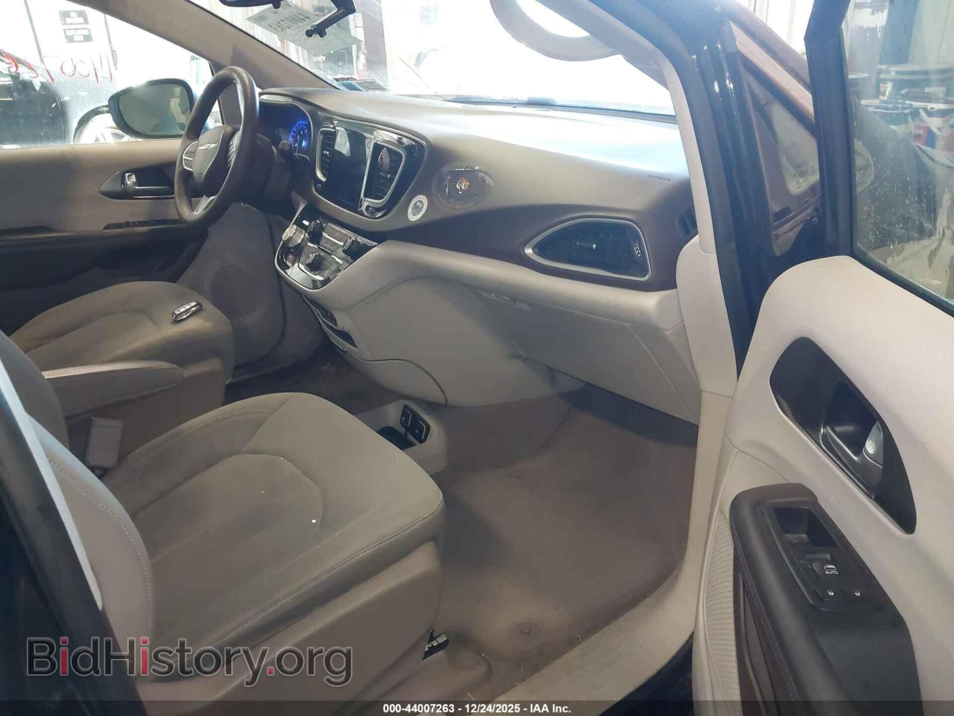 2017 CHRYSLER PACIFICA - VIN: 2C4RC1DG0HR514704 - Фото 5