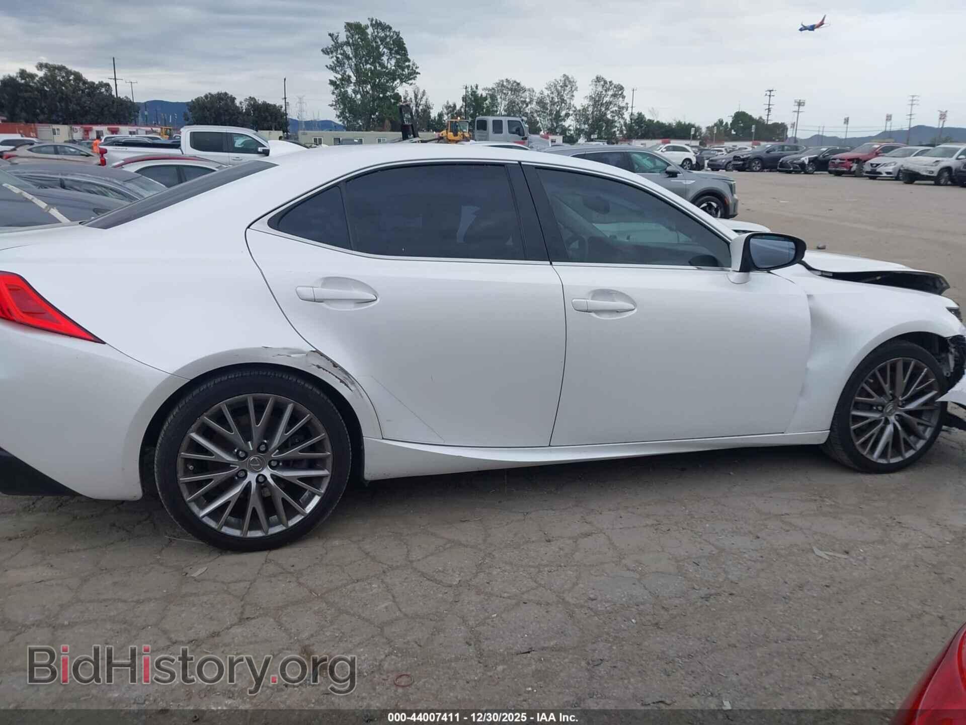 2017 LEXUS IS 200T - VIN: JTHBA1D27H5050706 - Фото 13