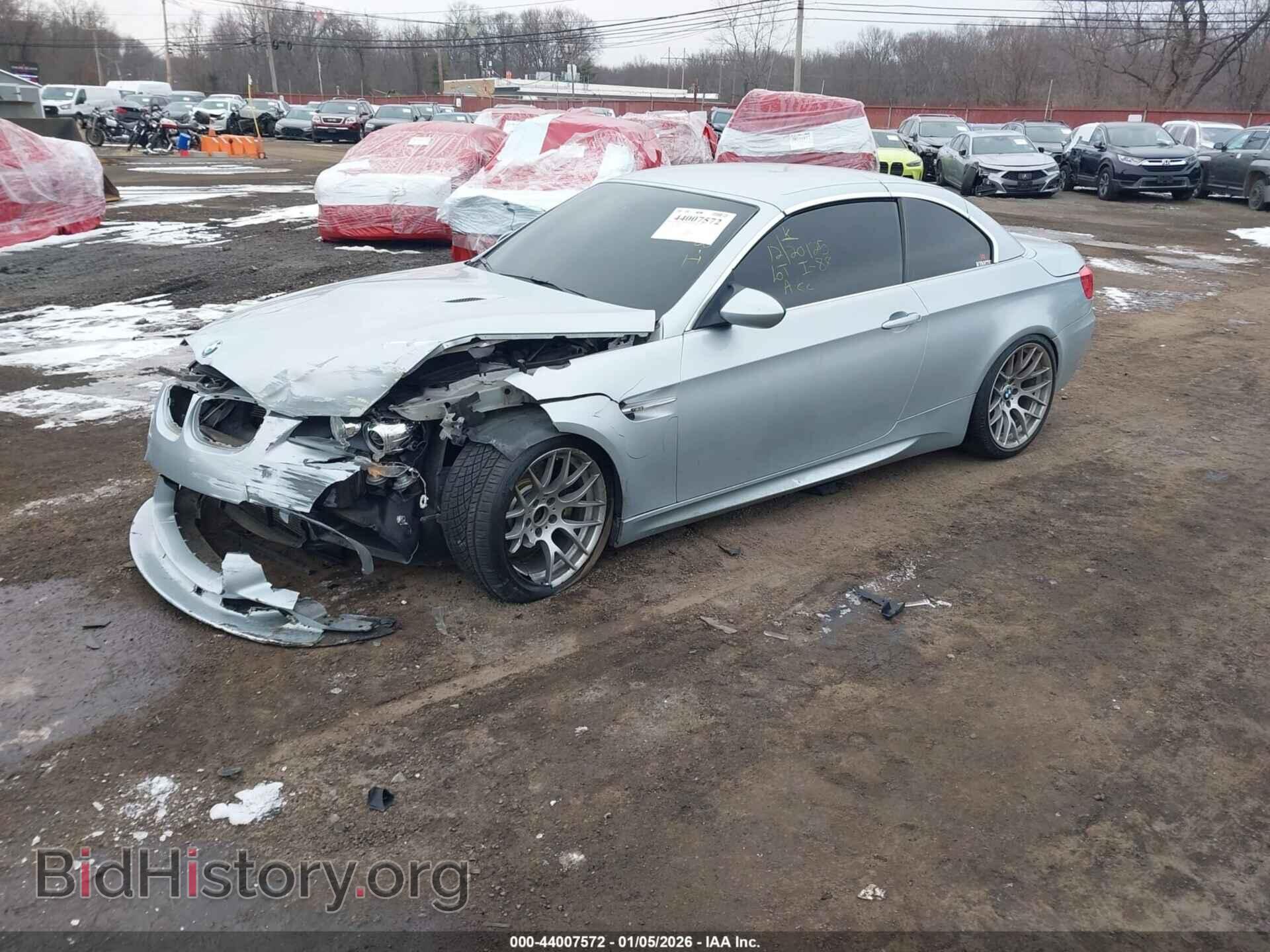 2011 BMW M3 - VIN: WBSDX9C56BE585237 - Фото 2